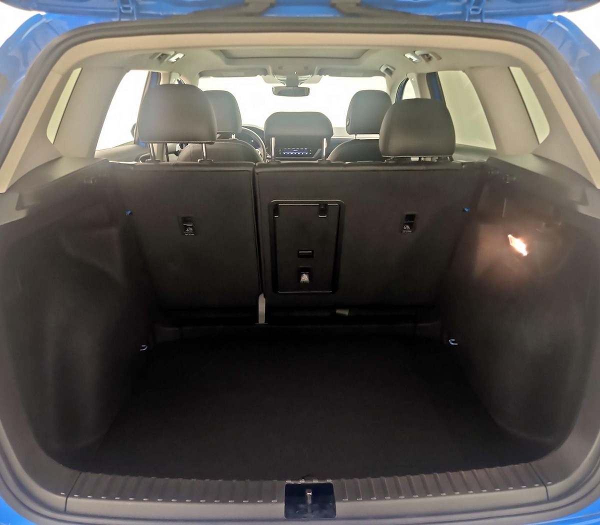 Trunk/Cargo (Seats Up)