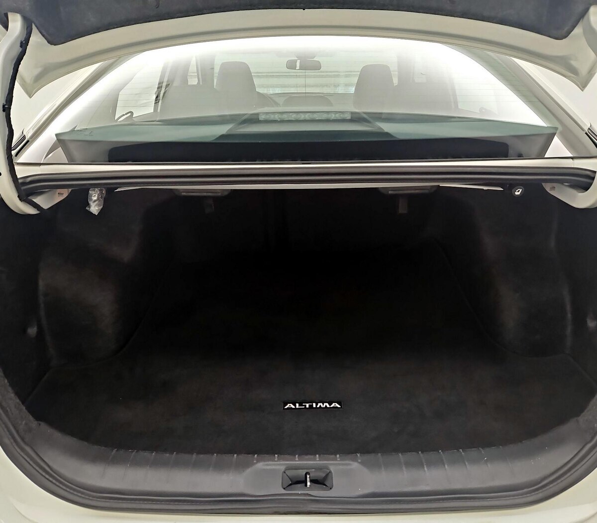 Trunk/Cargo (Seats Up)