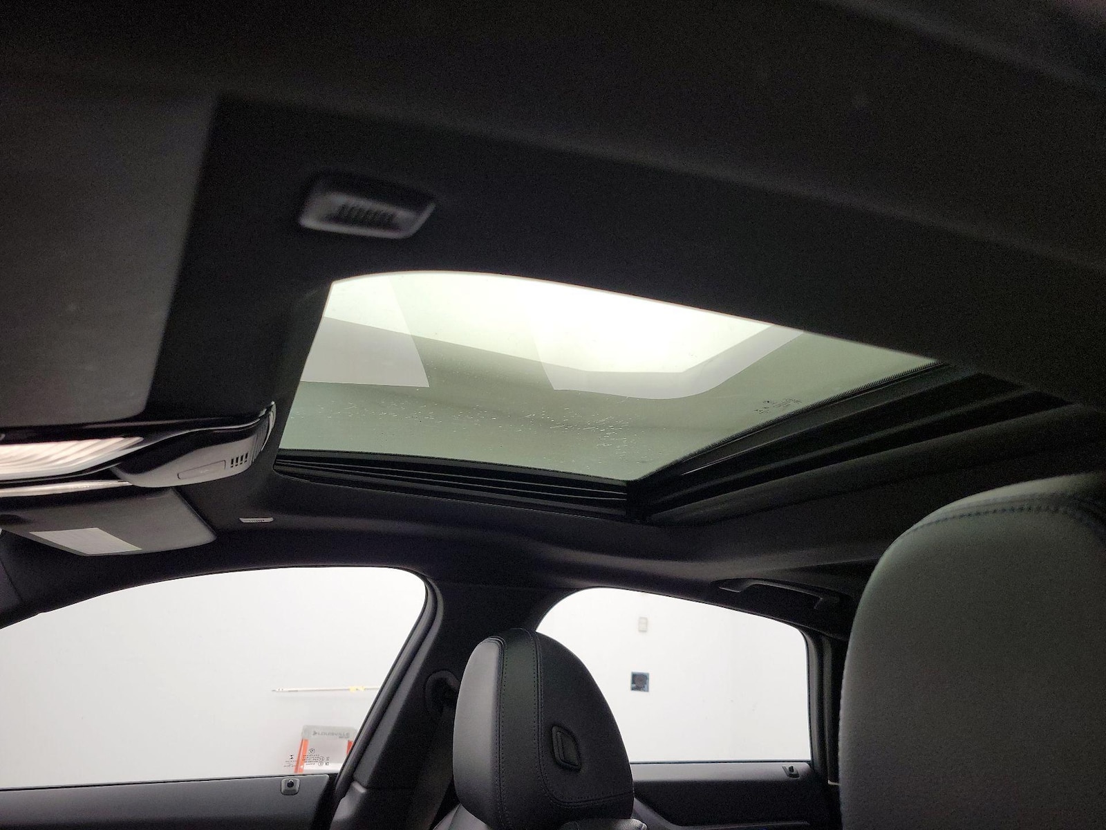 Sunroof(s) & Overhead Airbags