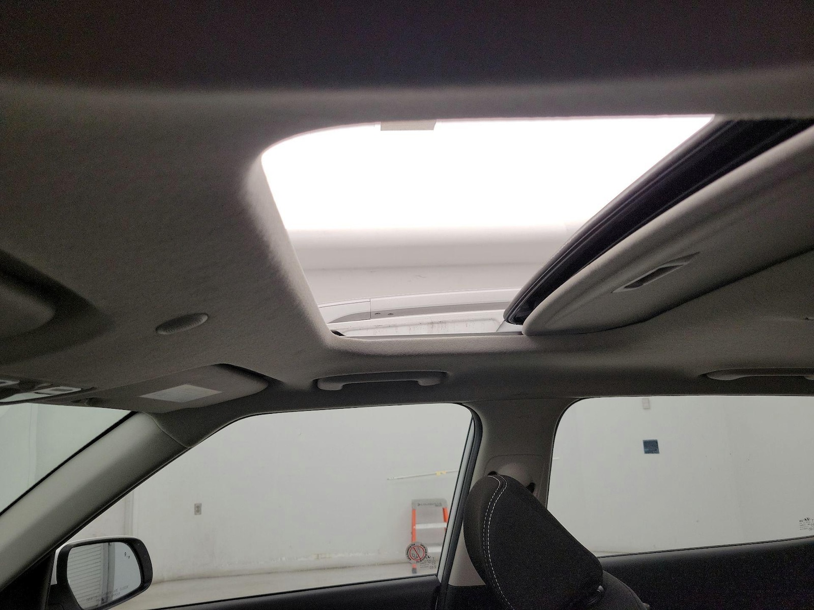 Sunroof(s) & Overhead Airbags