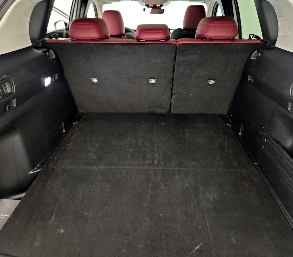 Trunk/Cargo (Seats Up)