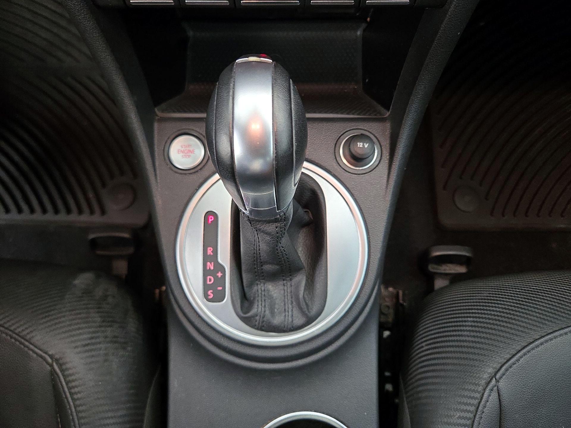 Thumbnail: 2016 Volkswagen Beetle - 18