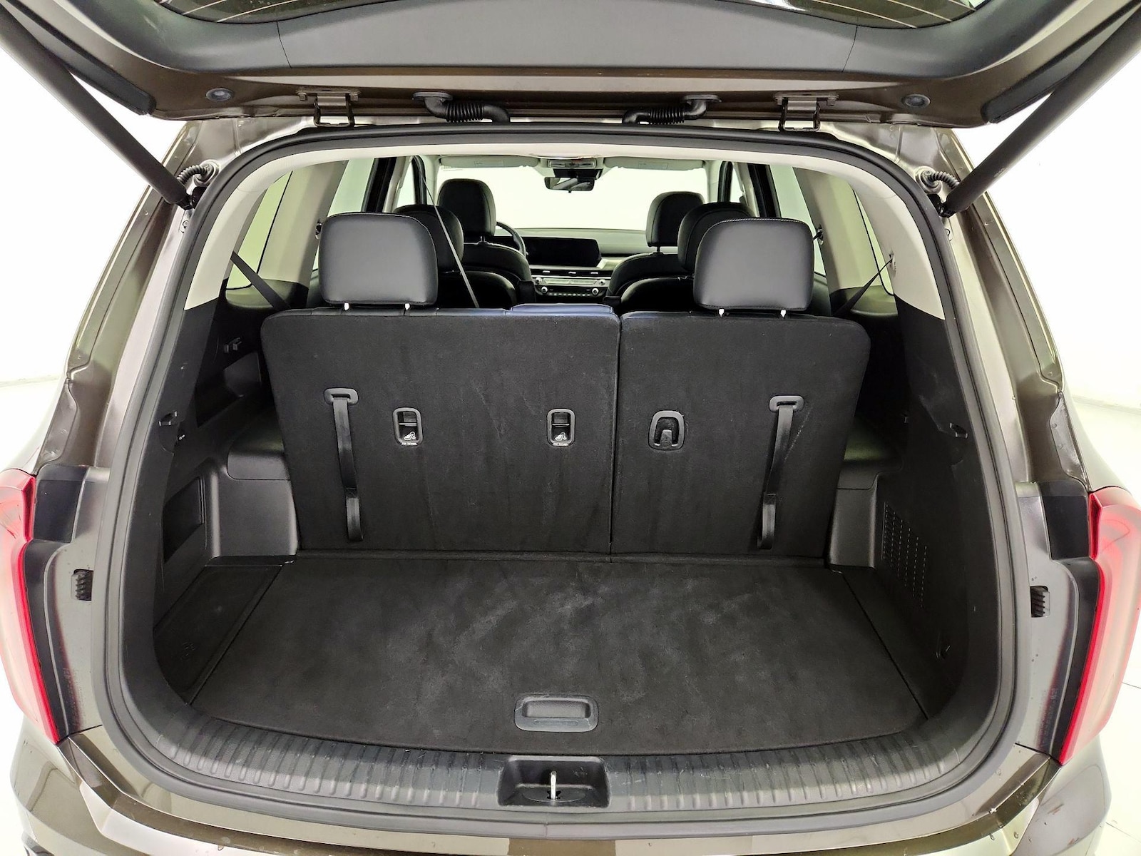 2025 Kia Telluride S - Photo 24