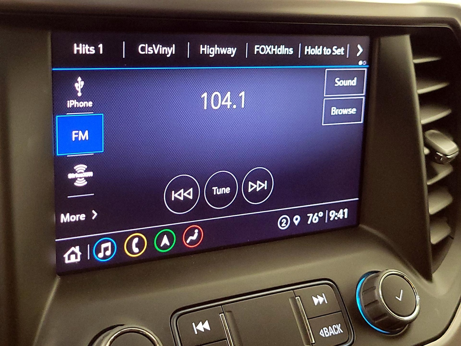 2023 GMC Acadia AT4 - Photo 17