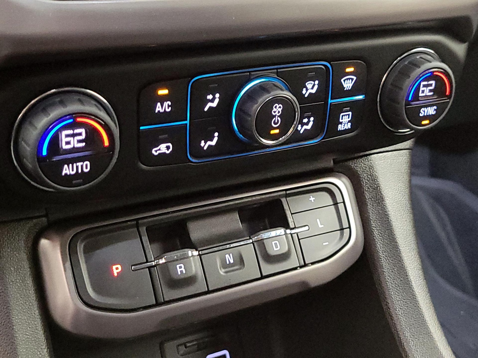 2023 GMC Acadia AT4 - Photo 18