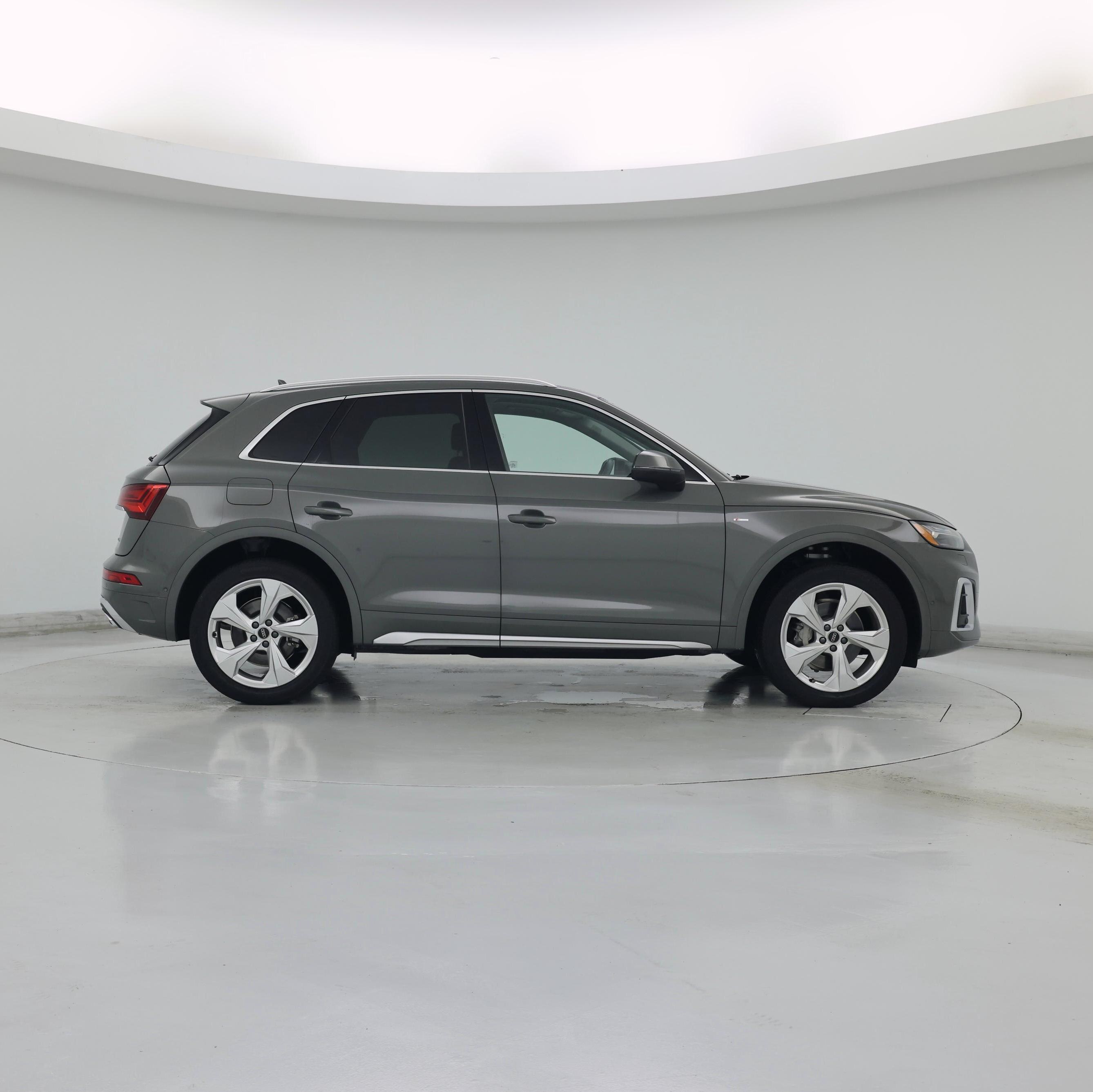 Thumbnail: 2023 Audi Q5 - 7
