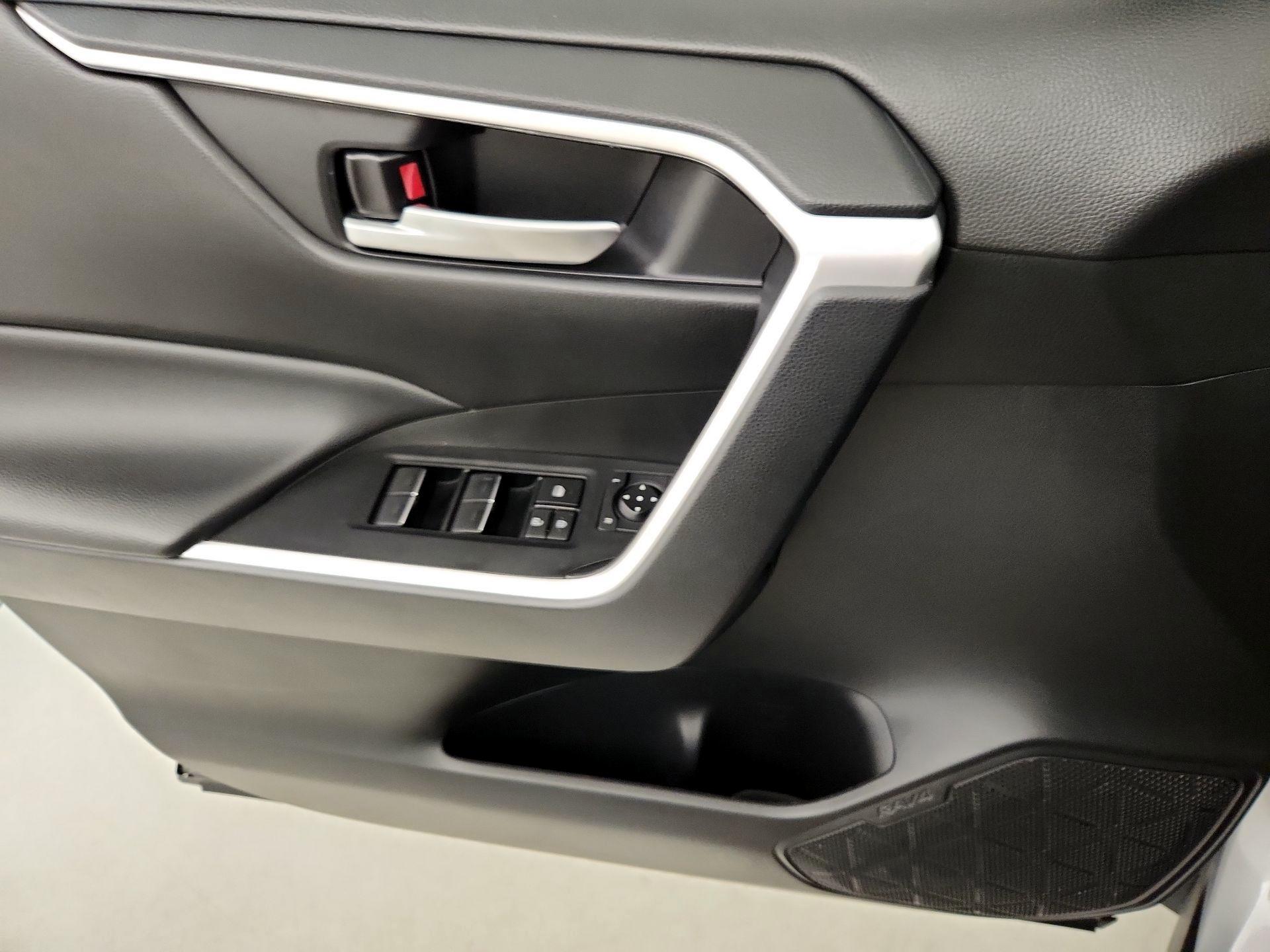 Thumbnail: 2023 Toyota RAV4 - 12