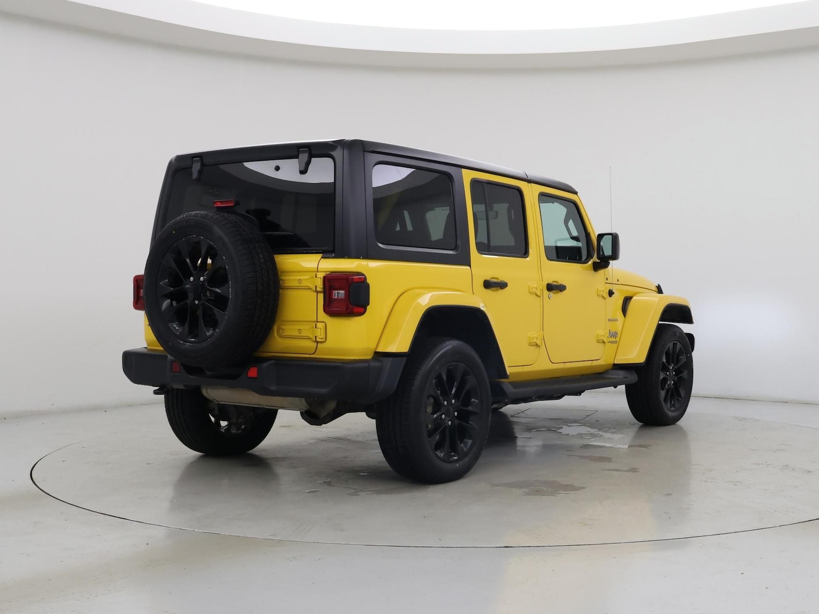 2021 Jeep Wrangler Unlimited Sahara 4XE - Photo 9