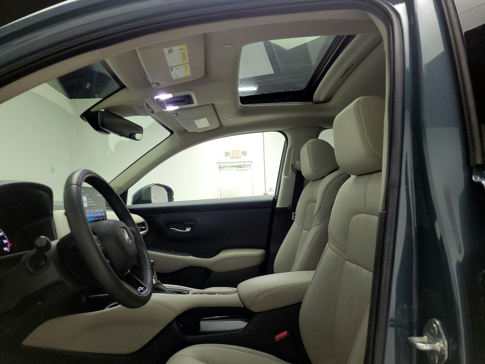Sunroof(s) & Overhead Airbags
