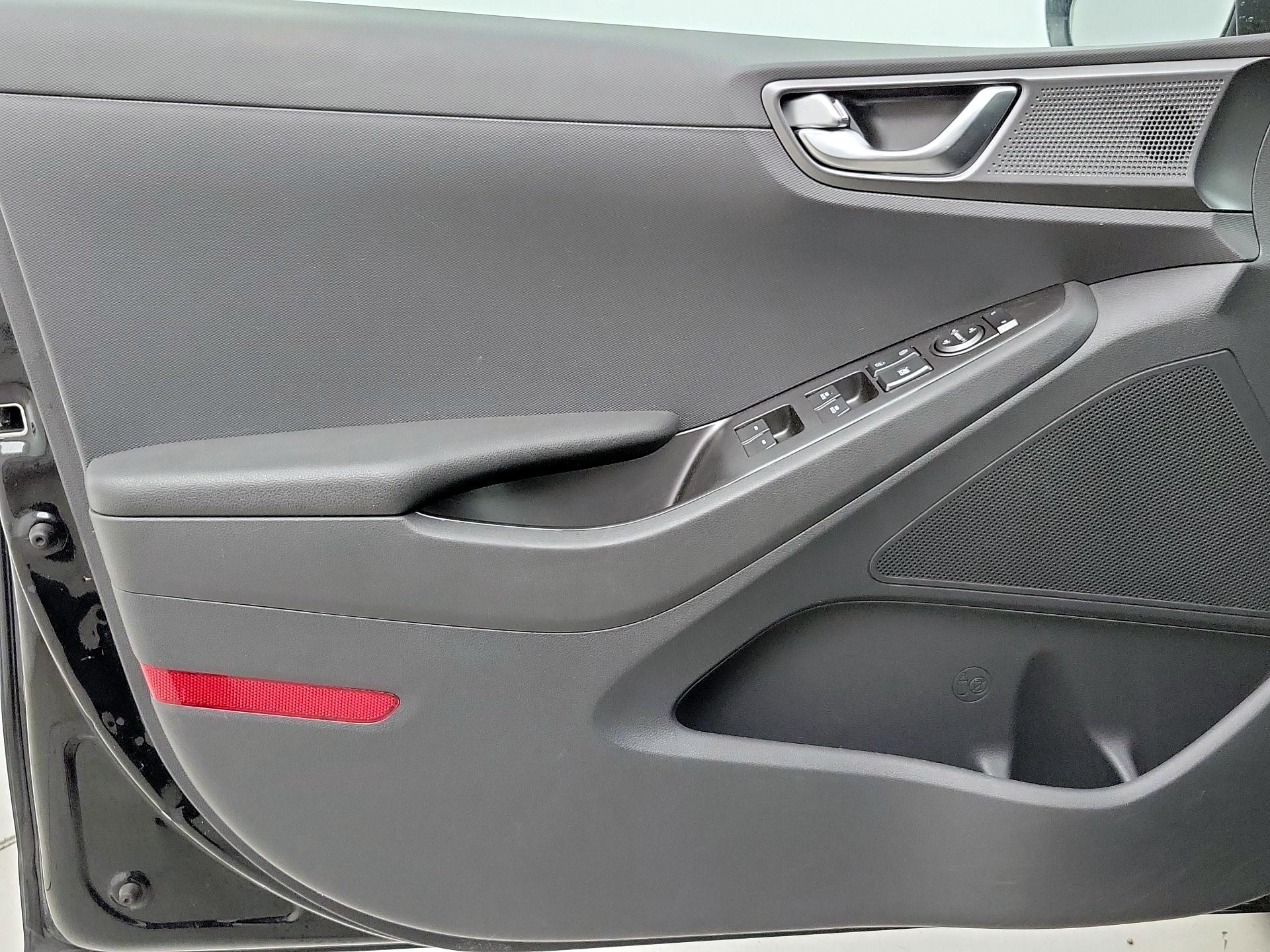 Thumbnail: 2022 Hyundai Ioniq - 12