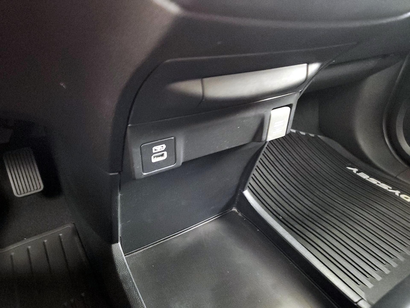 2023 Honda Odyssey EX-L - Photo 19