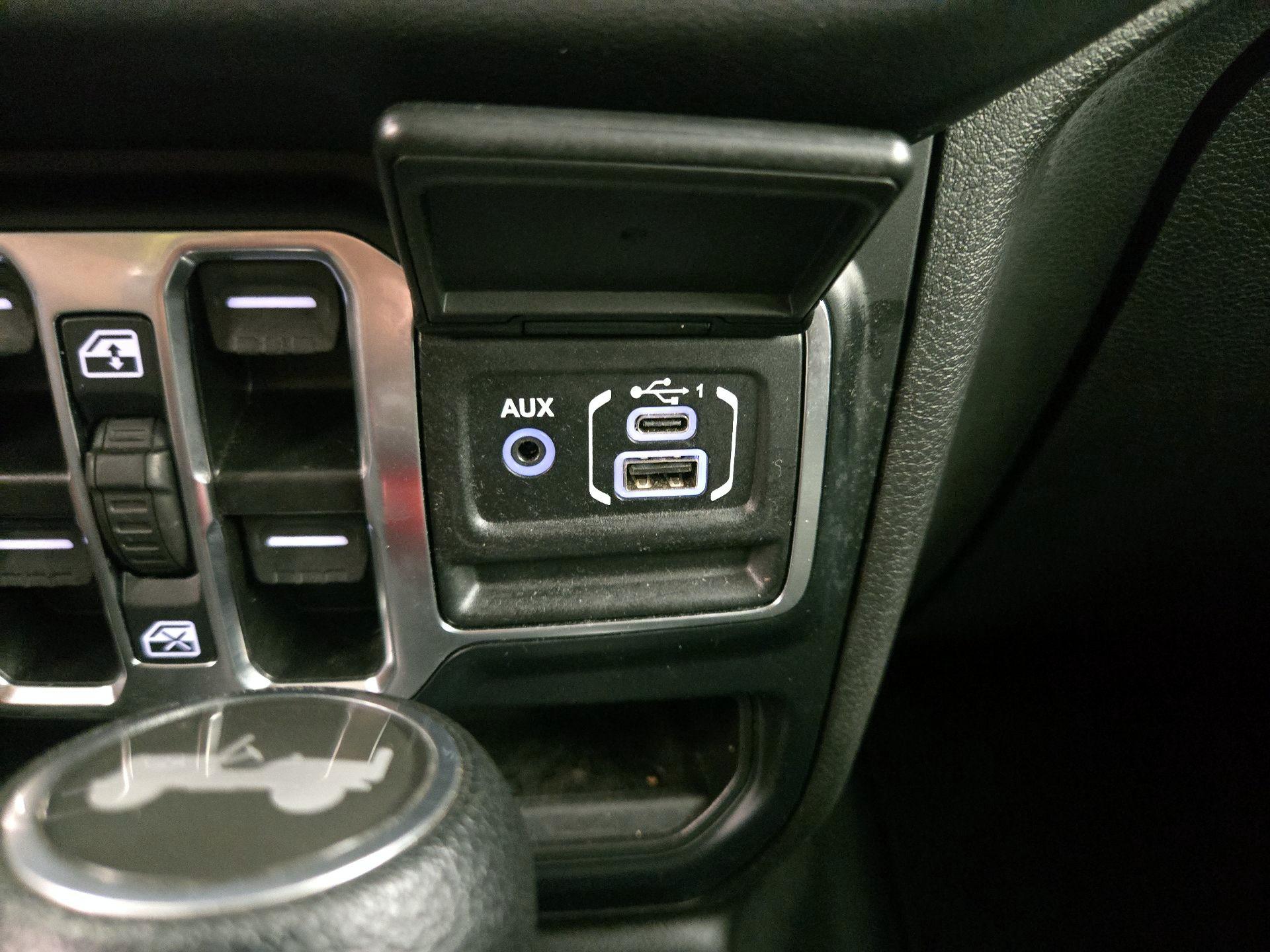 Thumbnail: 2024 Jeep Wrangler - 18