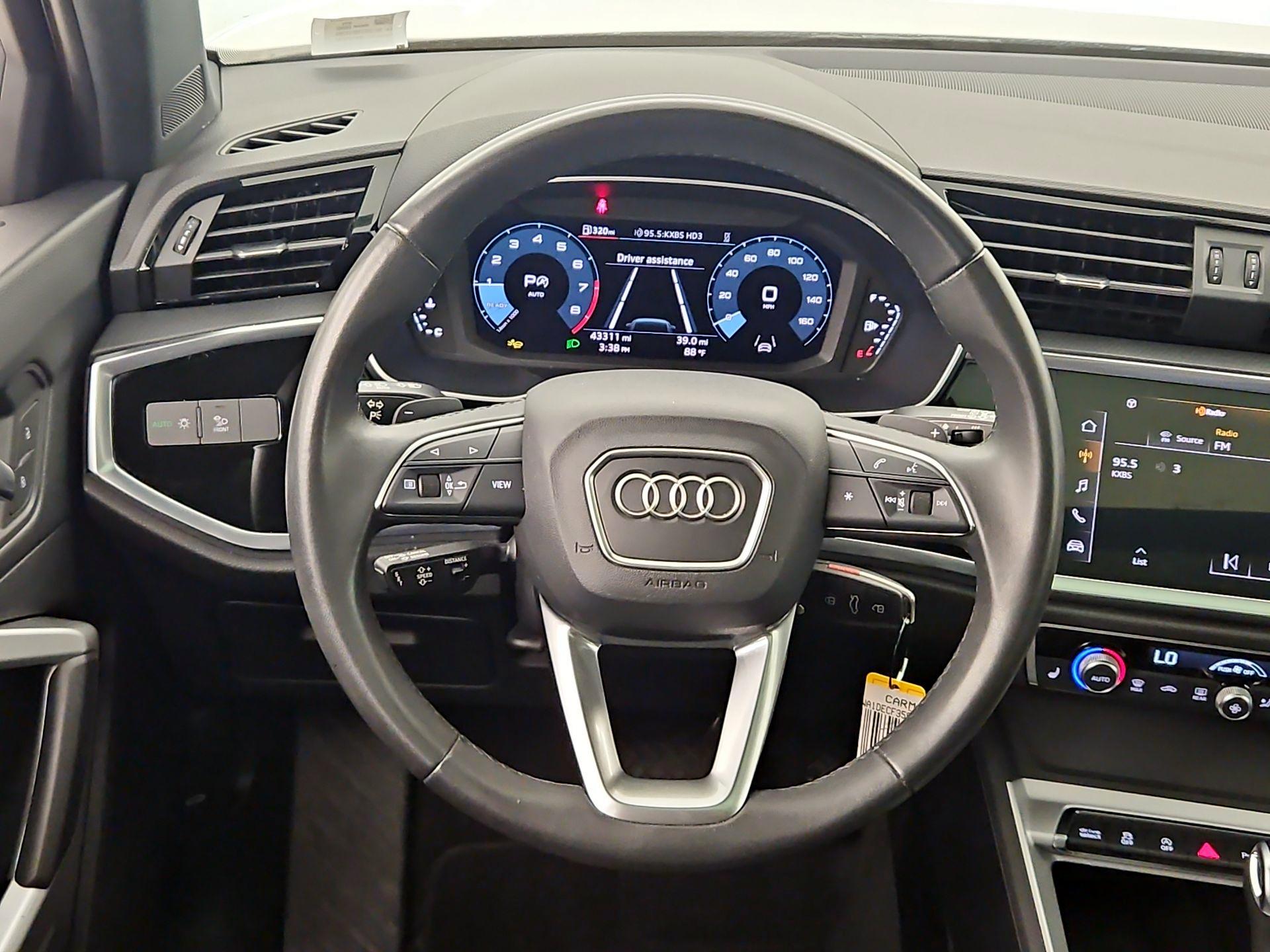 Thumbnail: 2025 Audi Q3 - 10