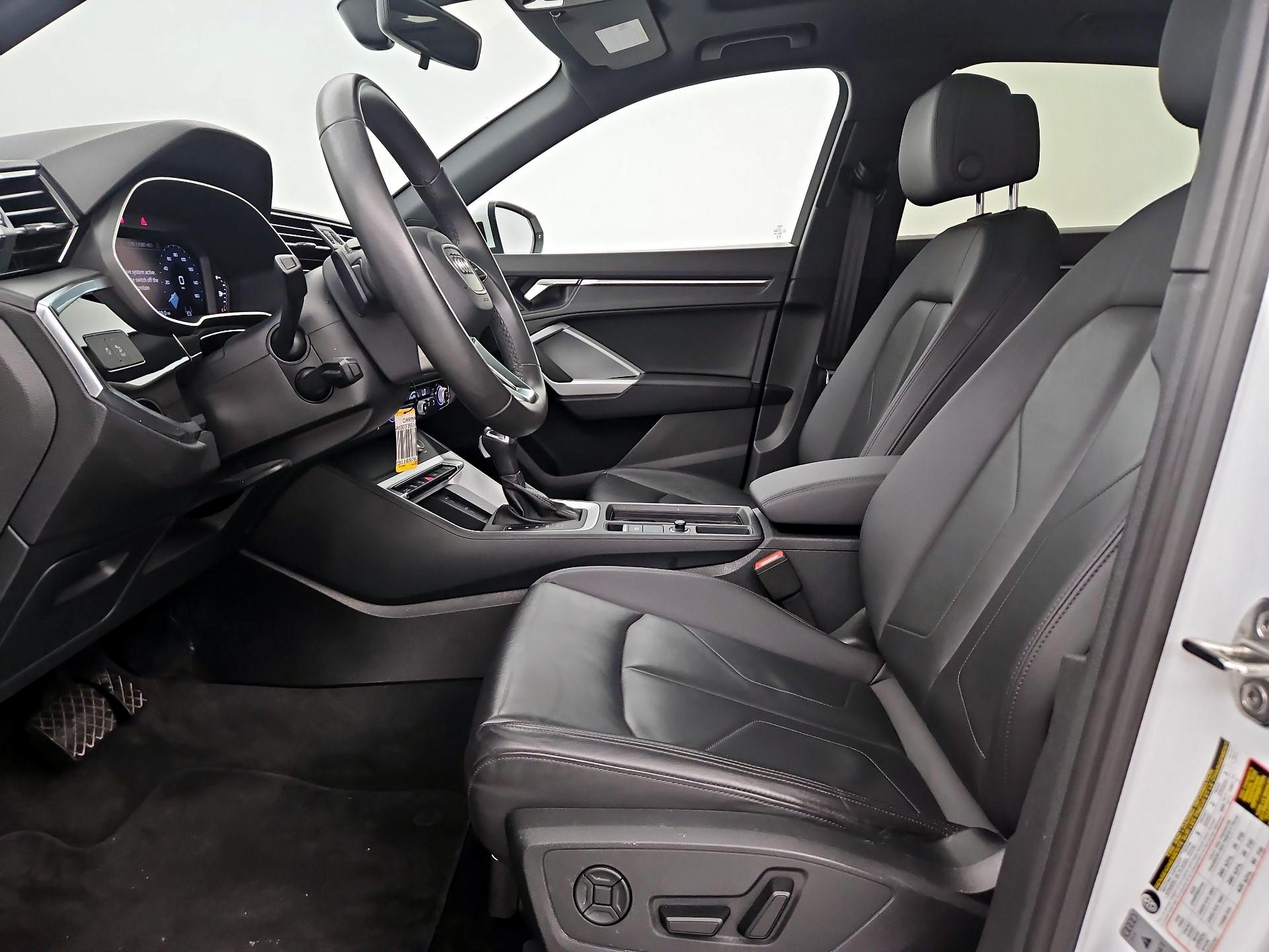 Thumbnail: 2025 Audi Q3 - 11