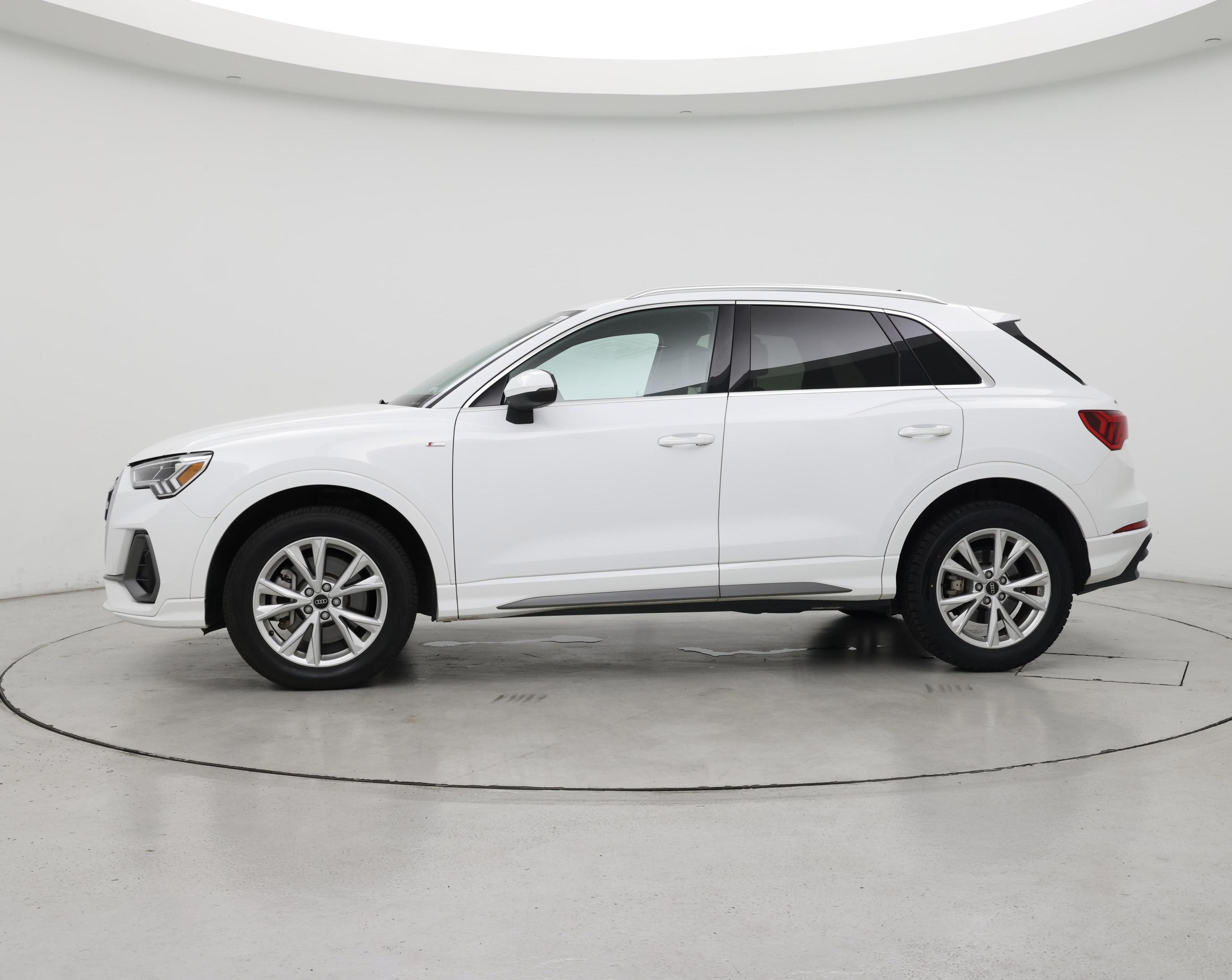 Thumbnail: 2025 Audi Q3 - 3