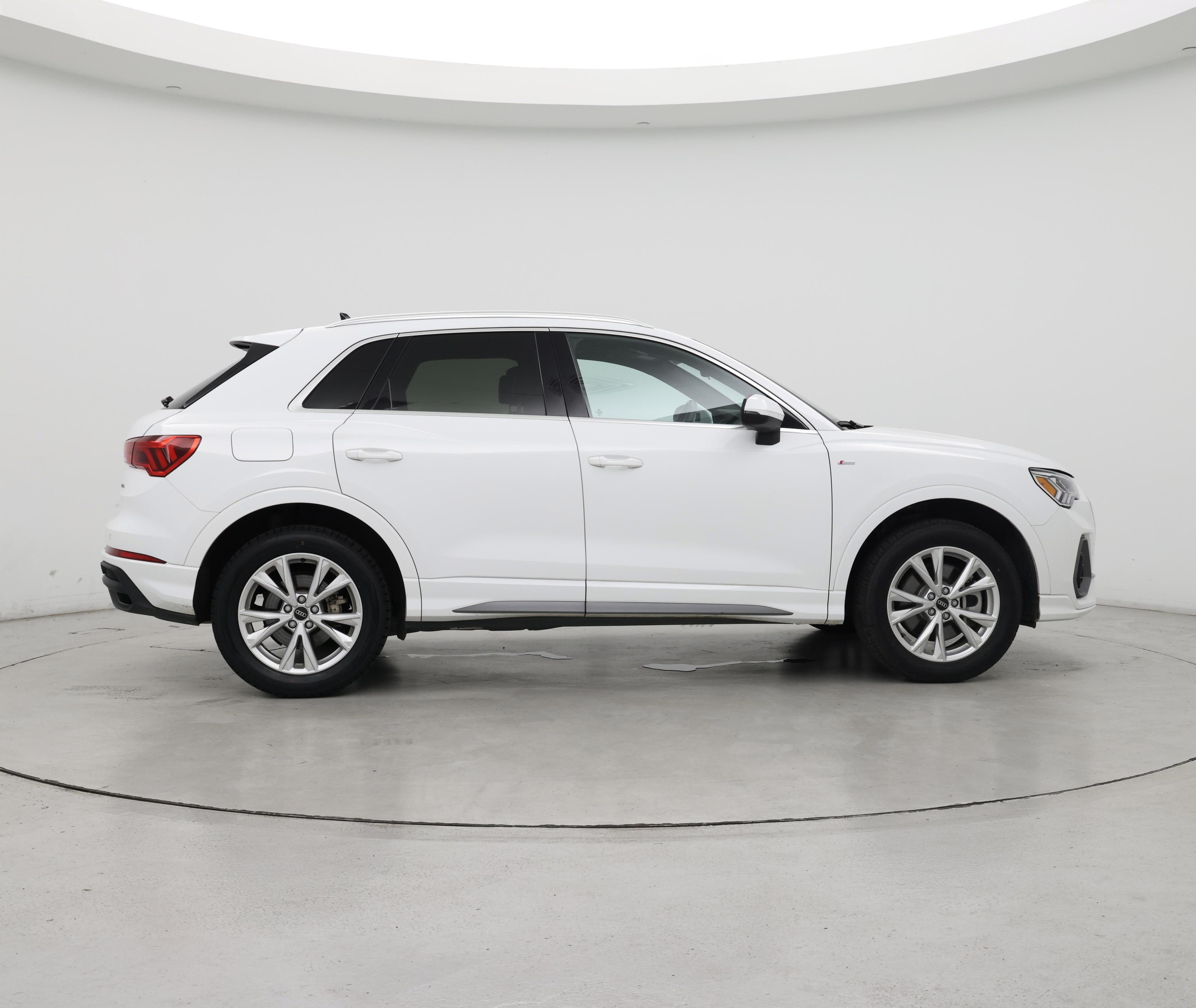 Thumbnail: 2025 Audi Q3 - 7