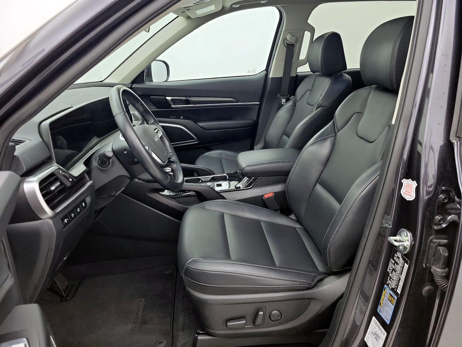 2025 Kia Telluride S - Photo 12