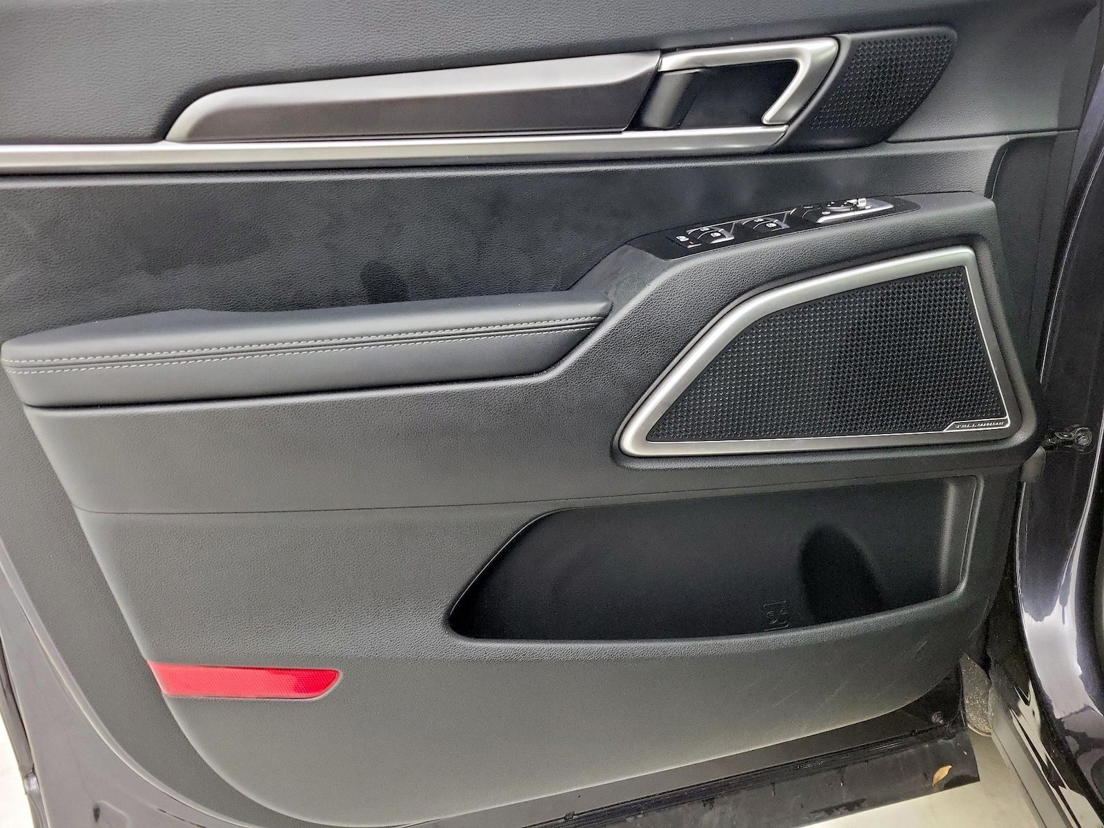 2025 Kia Telluride S - Photo 13