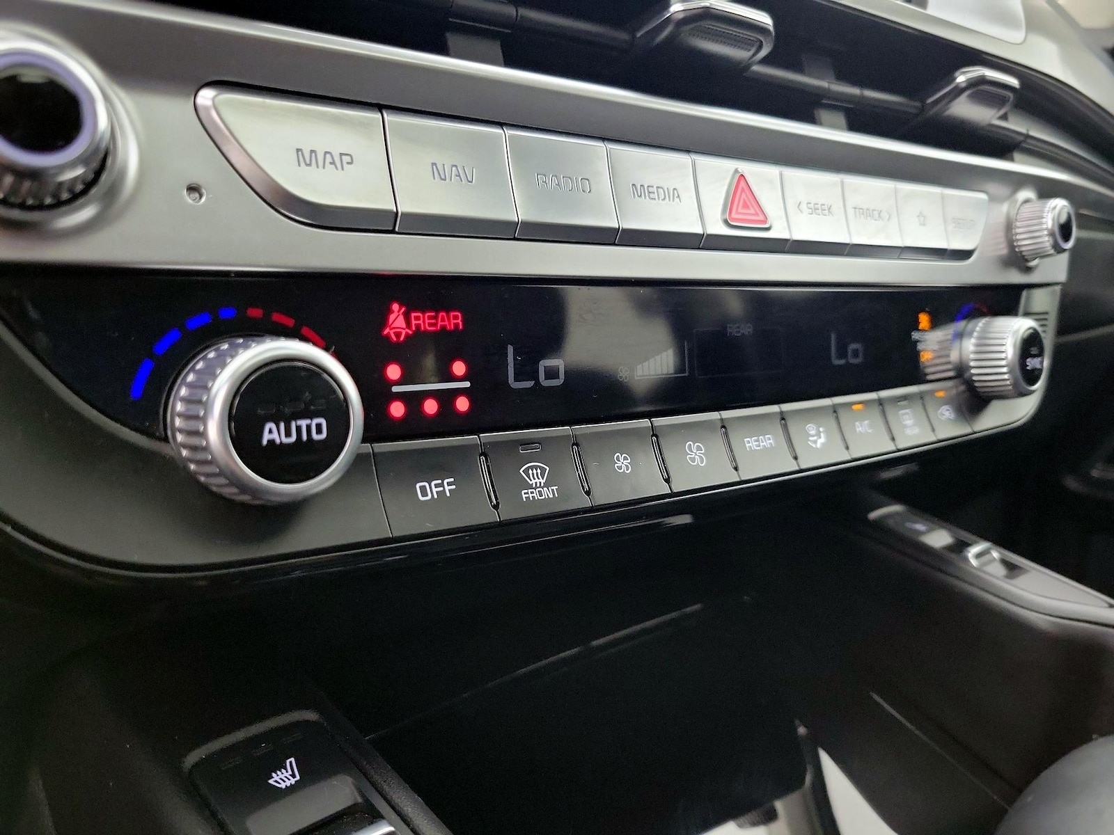 2025 Kia Telluride S - Photo 18