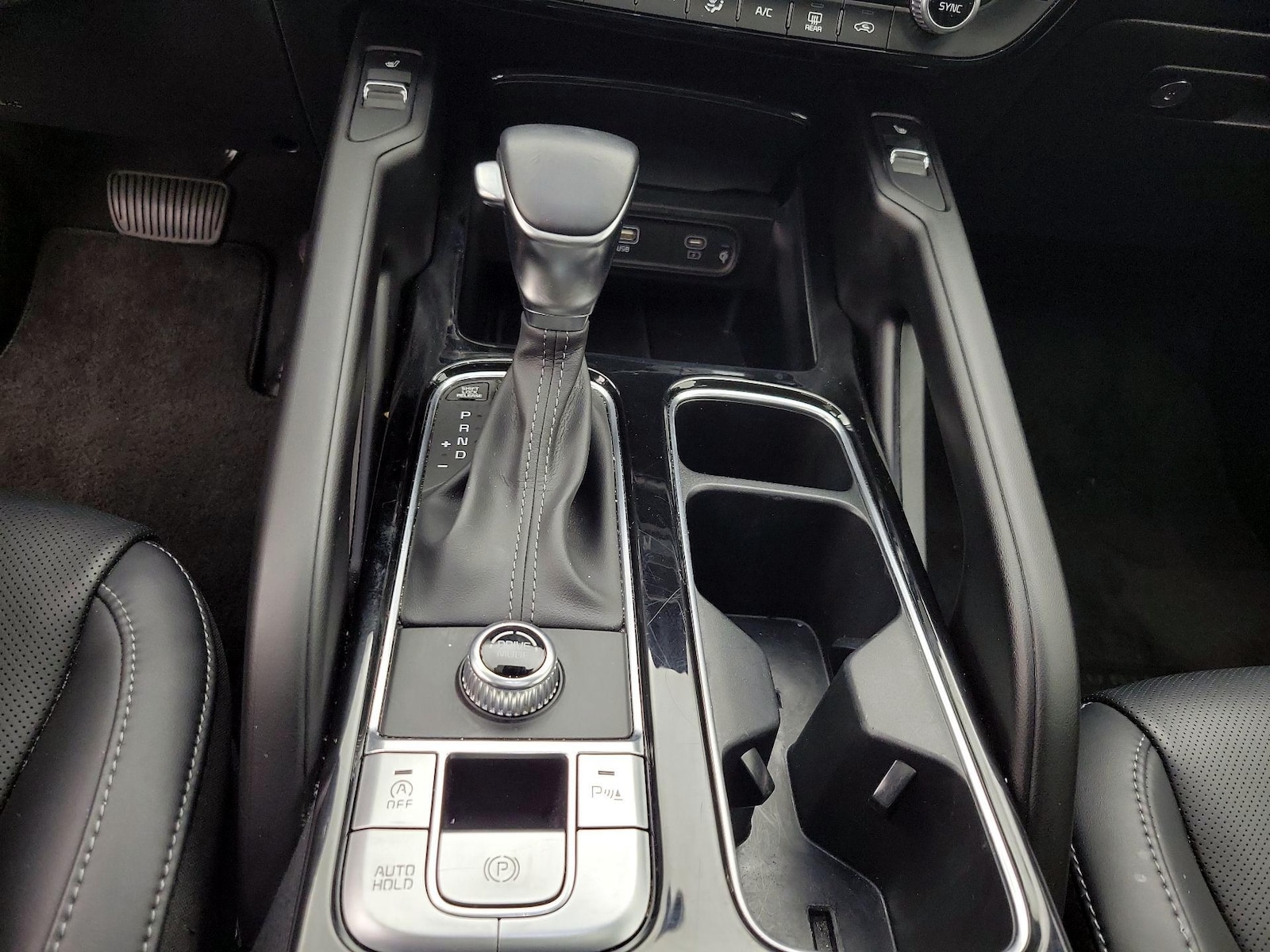 2025 Kia Telluride S - Photo 19