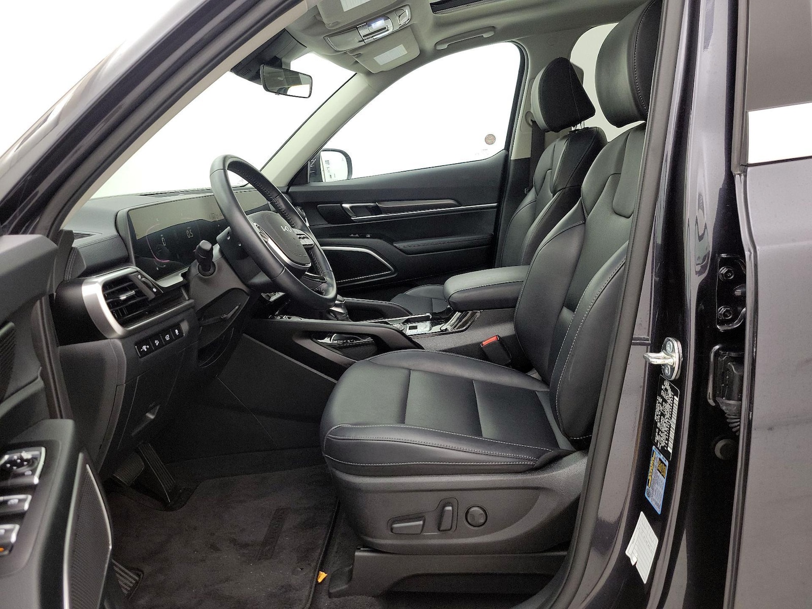 2025 Kia Telluride S - Photo 12