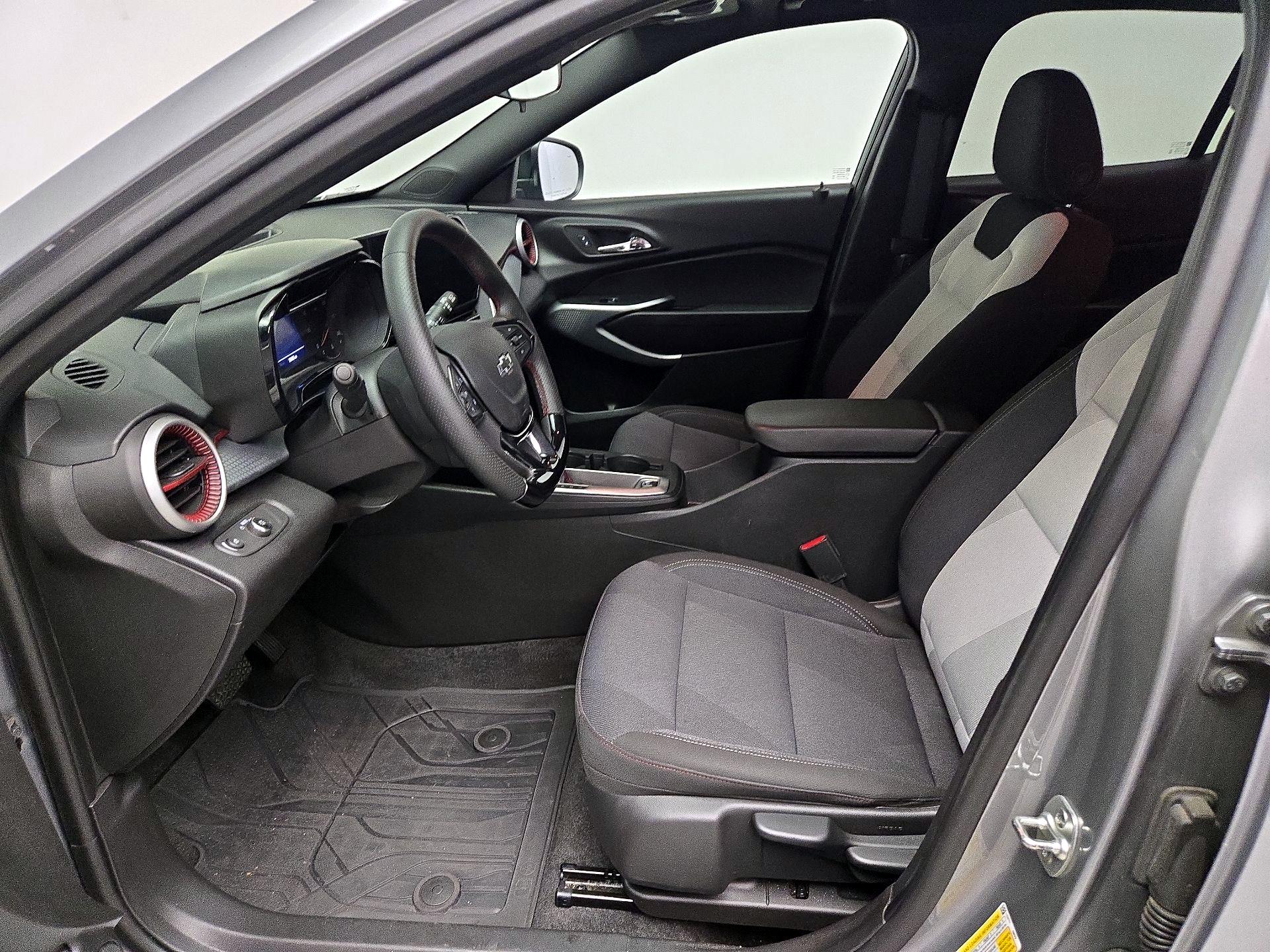 Thumbnail: 2025 Chevrolet Trax - 11