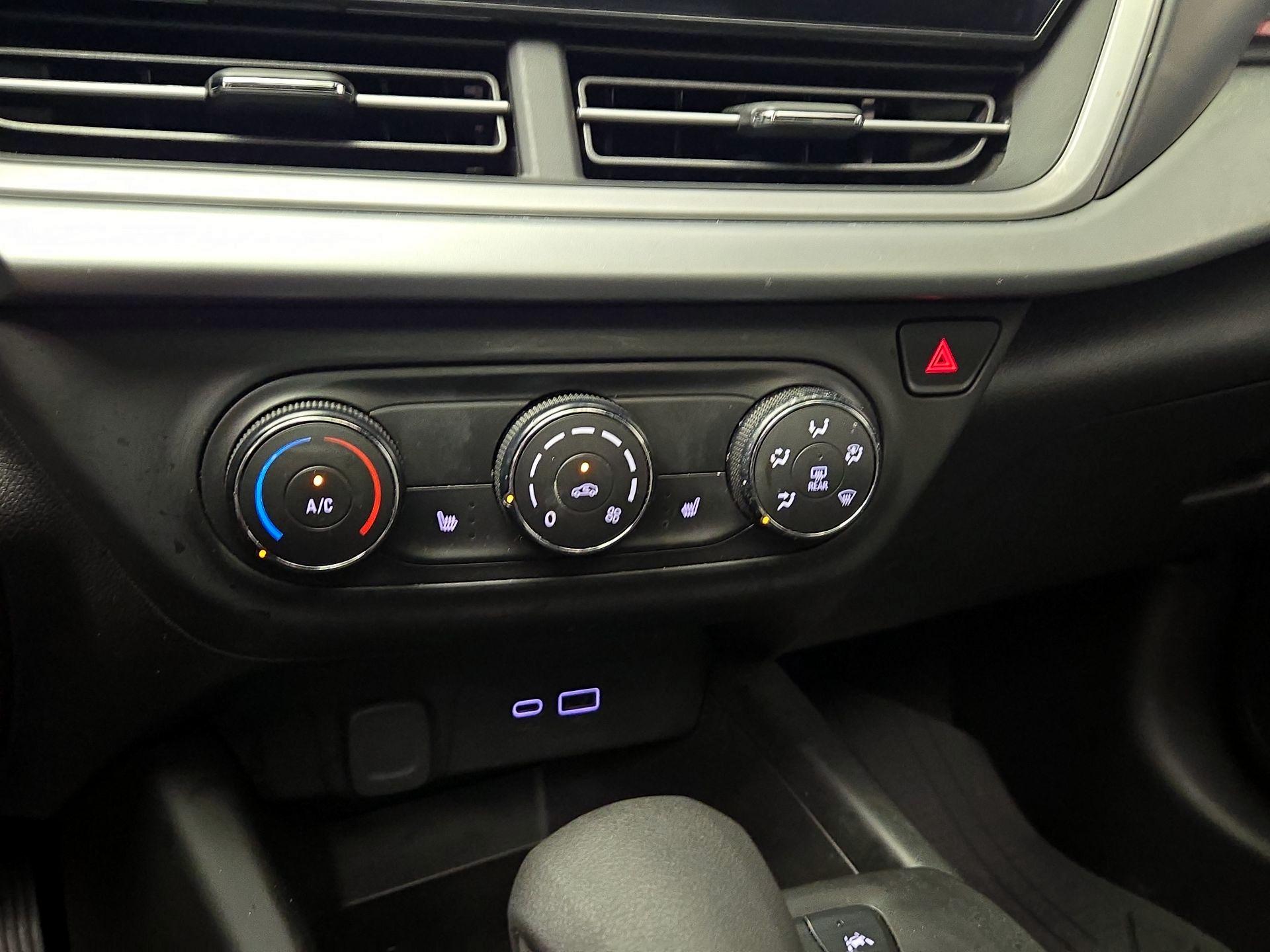 Thumbnail: 2025 Chevrolet Trax - 16
