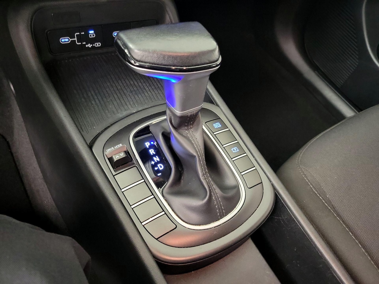 2024 Hyundai Kona SEL - Photo 17