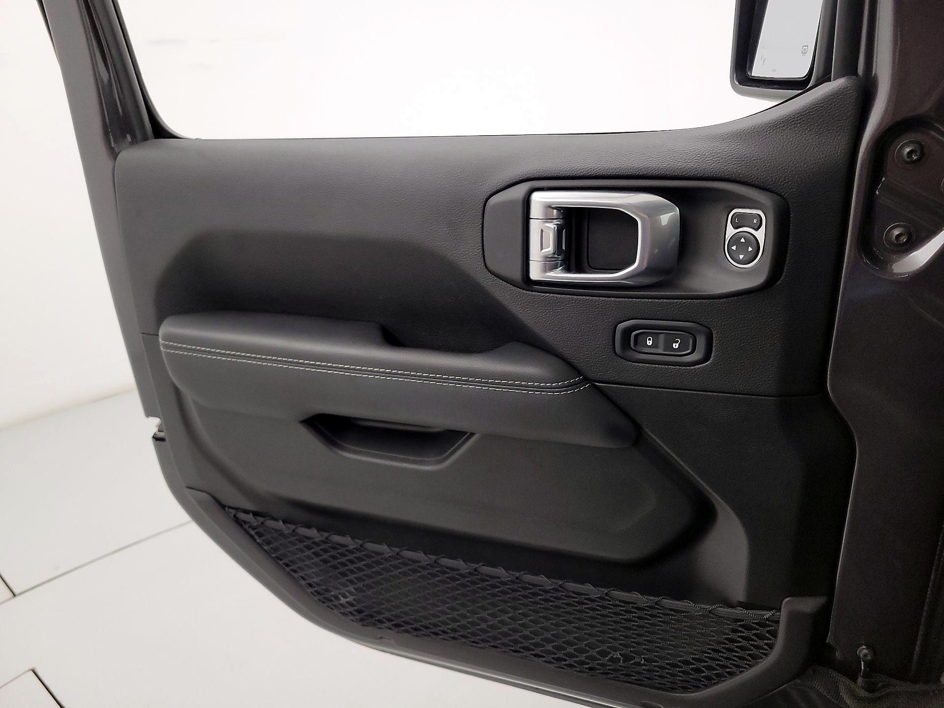 Thumbnail: 2022 Jeep Wrangler - 12