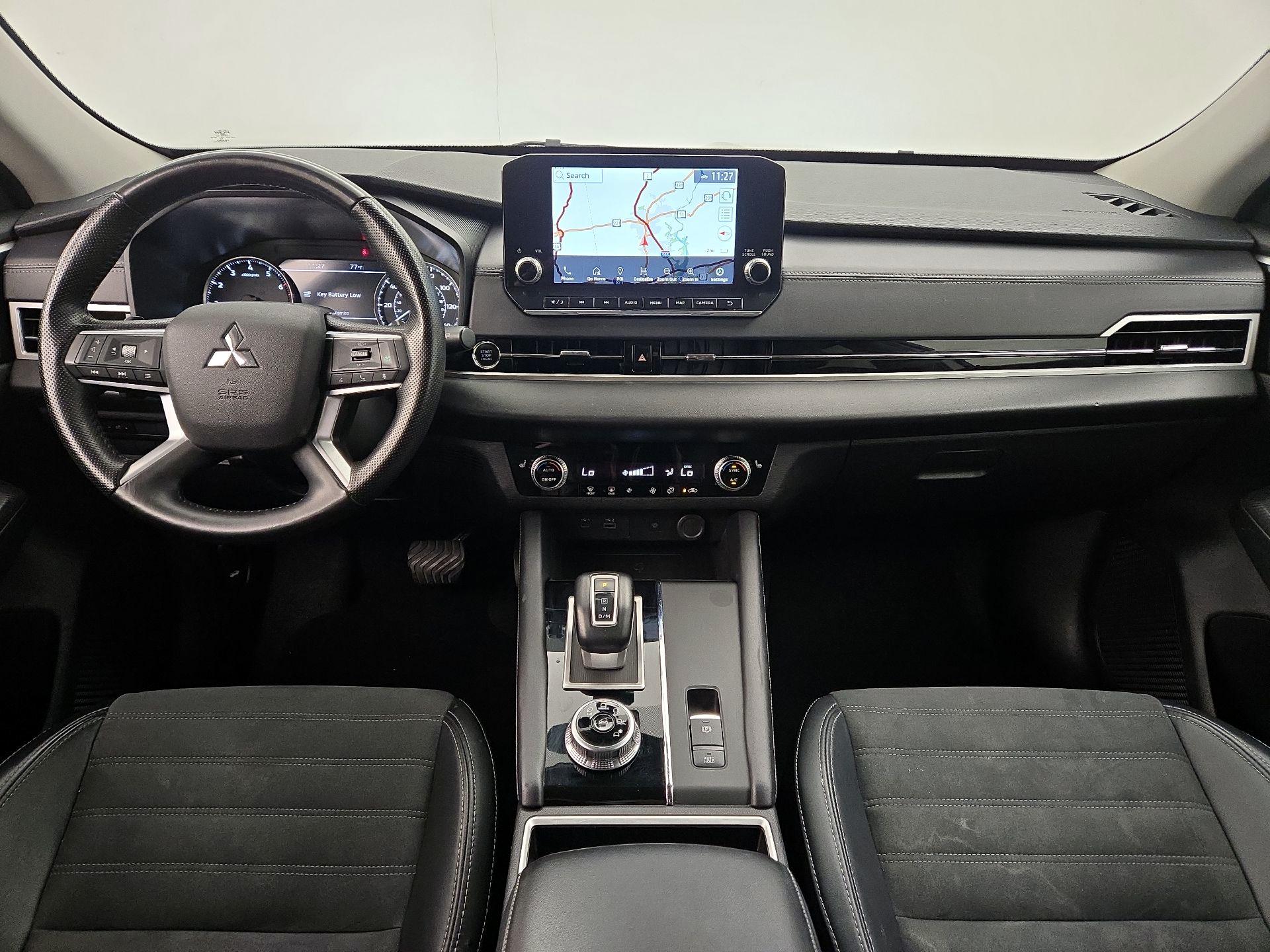 Thumbnail: 2024 Mitsubishi Outlander - 9