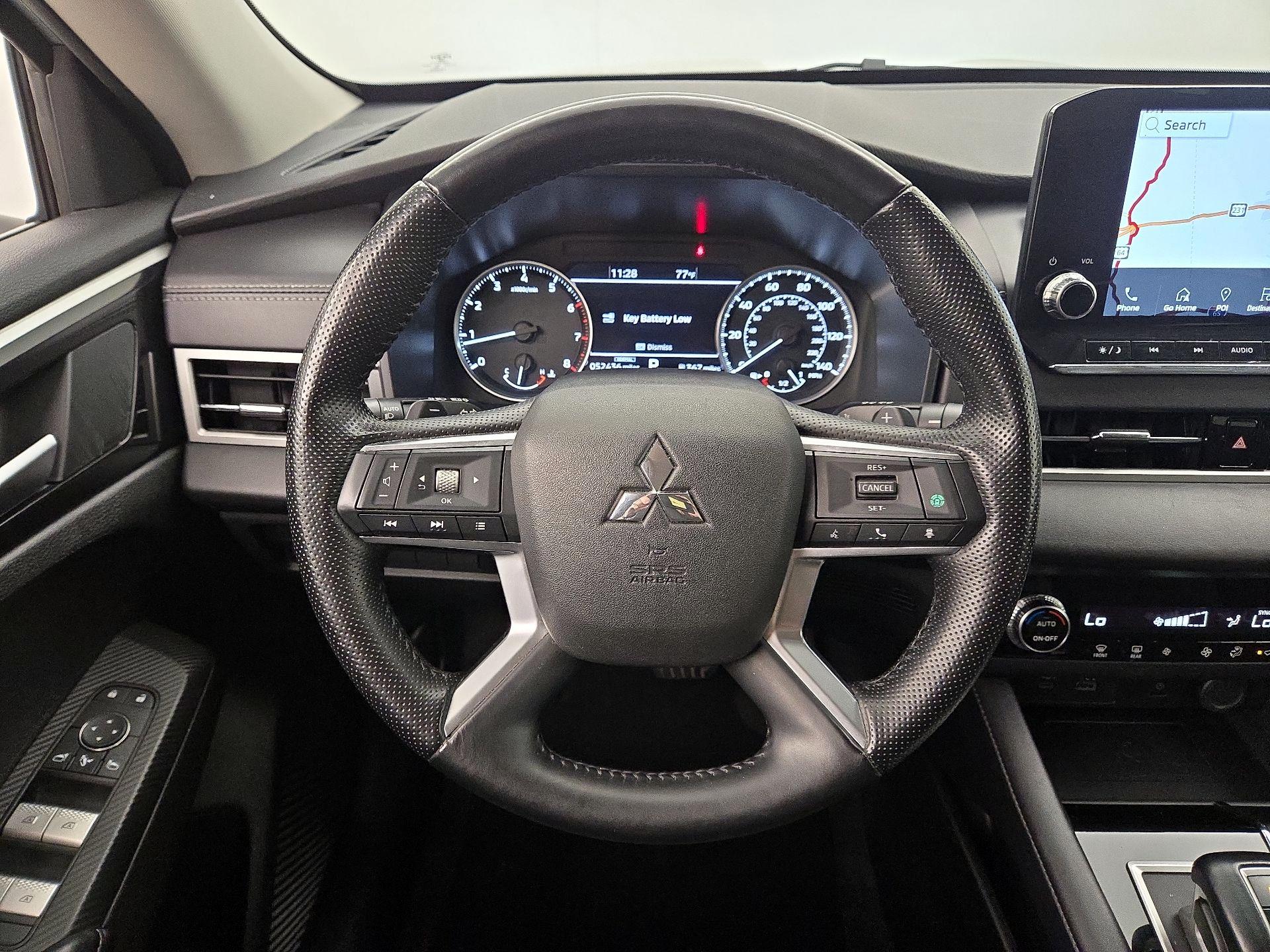 Thumbnail: 2024 Mitsubishi Outlander - 10