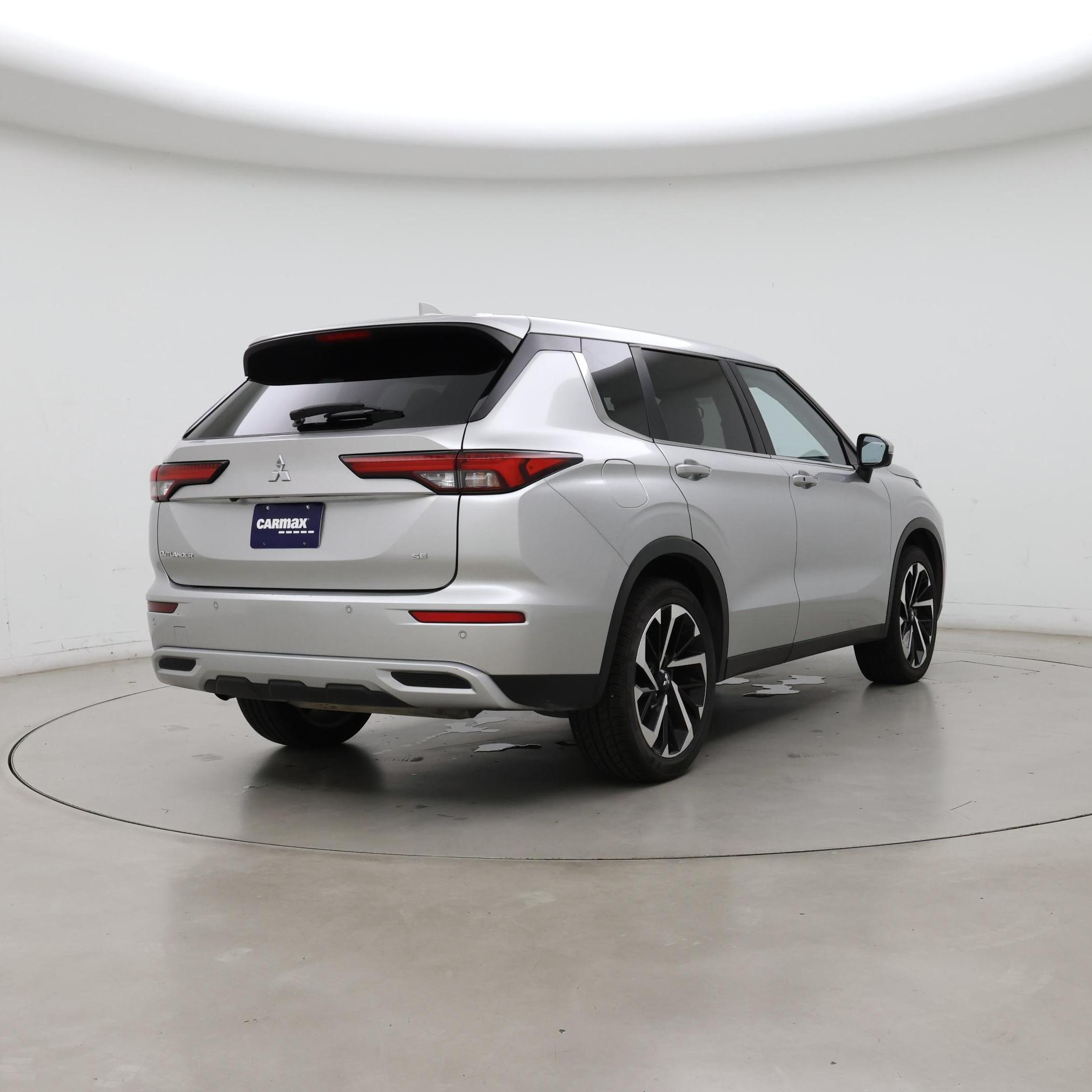 Thumbnail: 2024 Mitsubishi Outlander - 8