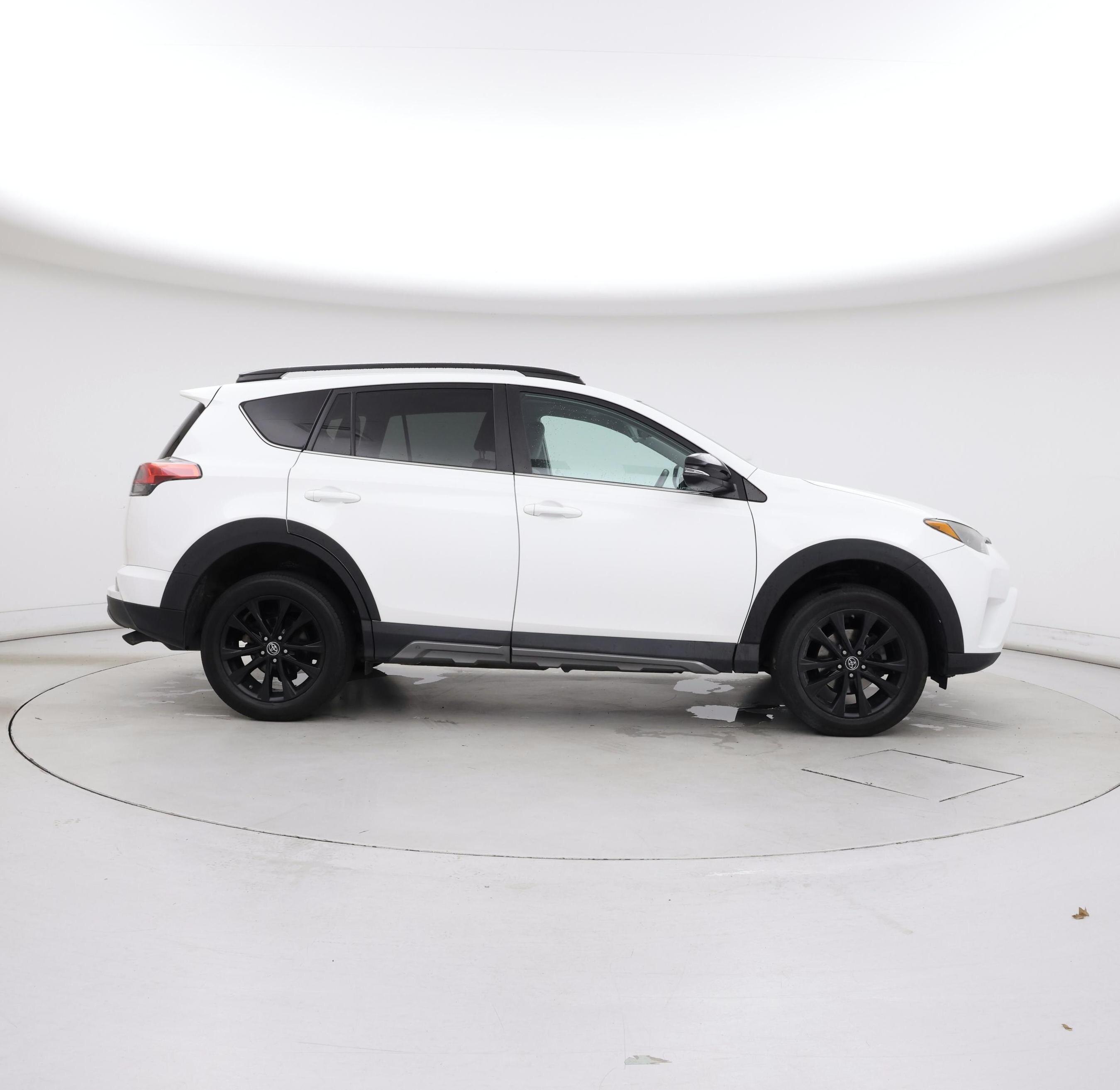Thumbnail: 2018 Toyota RAV4 - 7