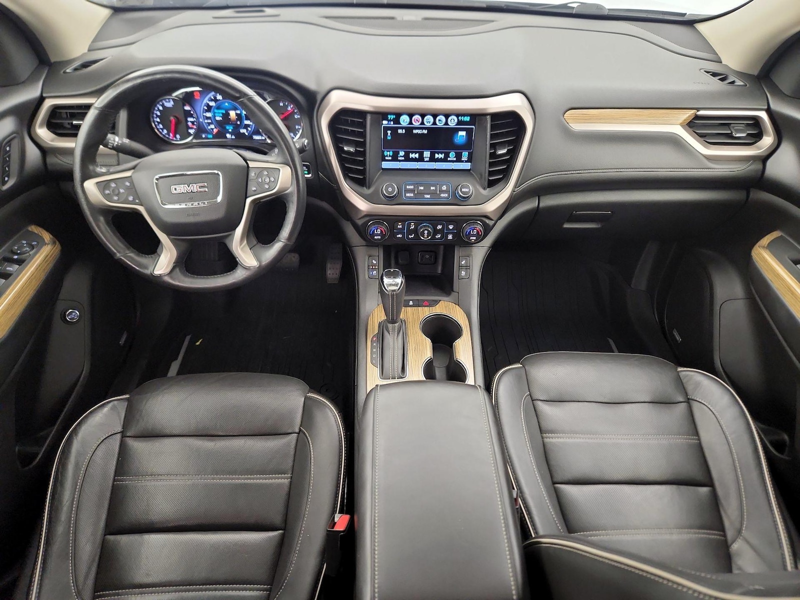 2017 GMC Acadia Denali - Photo 10