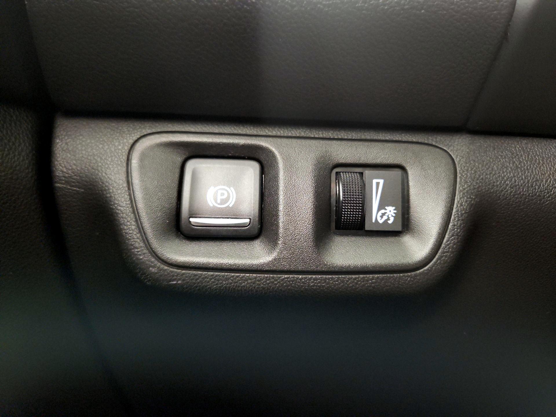 Thumbnail: 2017 GMC Acadia - 13