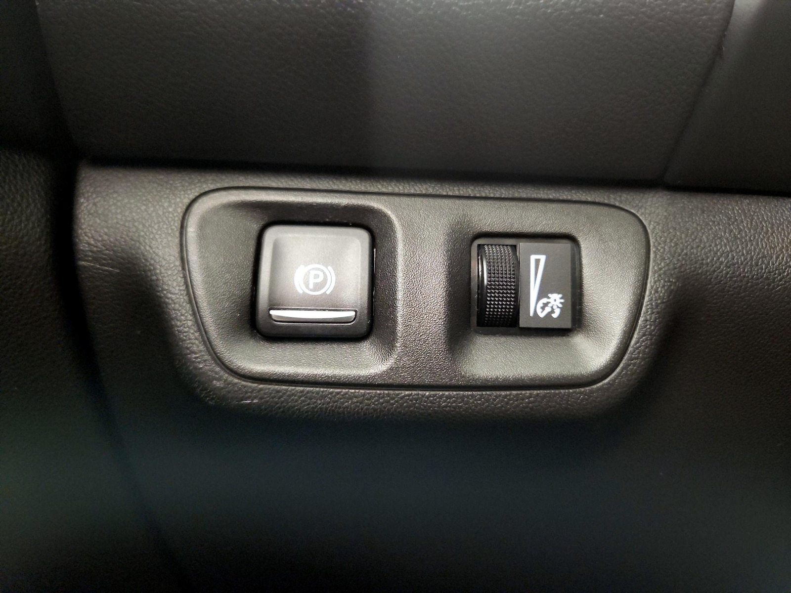 2017 GMC Acadia Denali - Photo 14