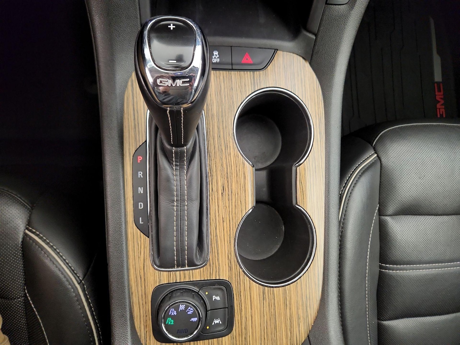 2017 GMC Acadia Denali - Photo 19