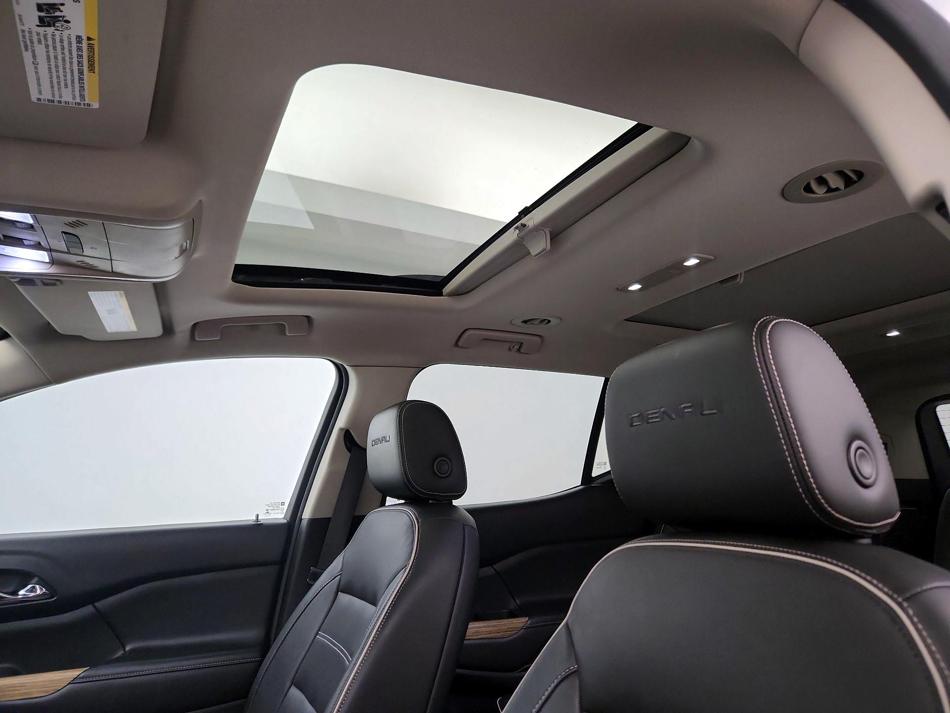 Thumbnail: 2017 GMC Acadia - 20