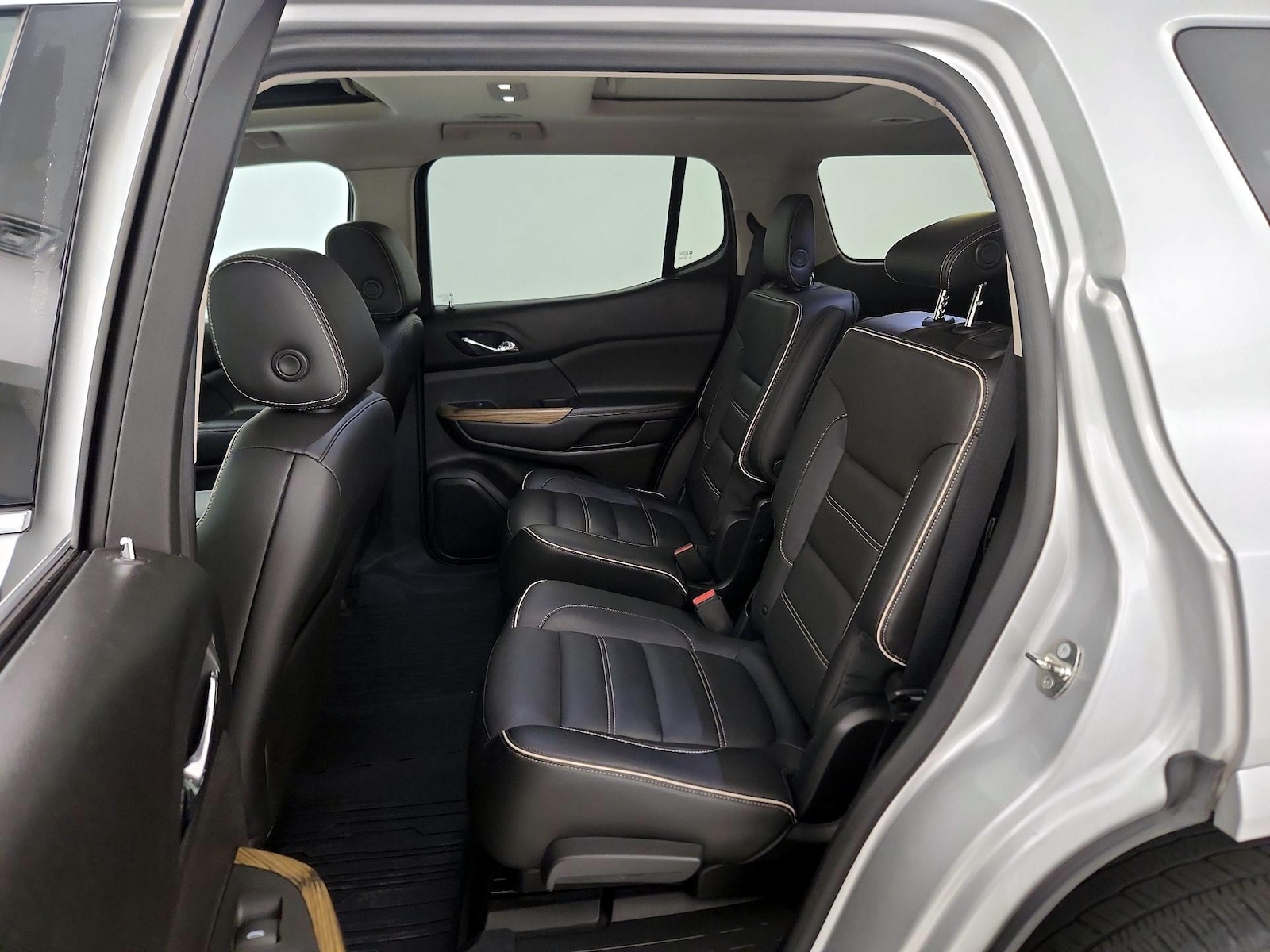 2017 GMC Acadia Denali - Photo 22