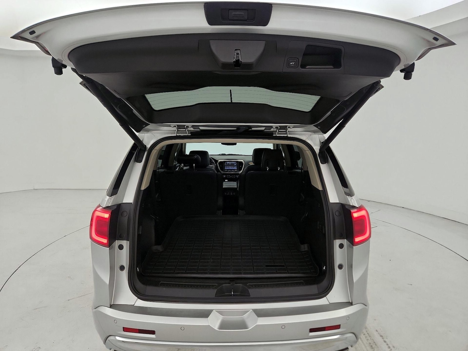 2017 GMC Acadia Denali - Photo 23