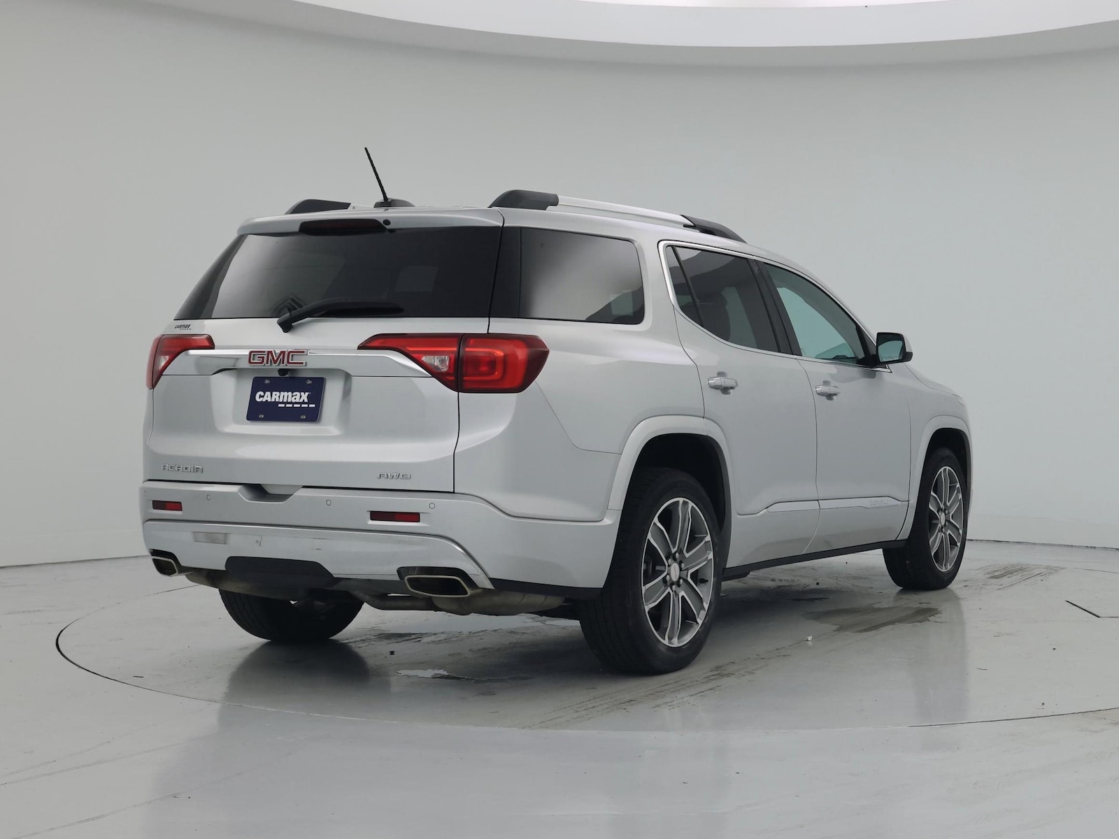 2017 GMC Acadia Denali - Photo 9