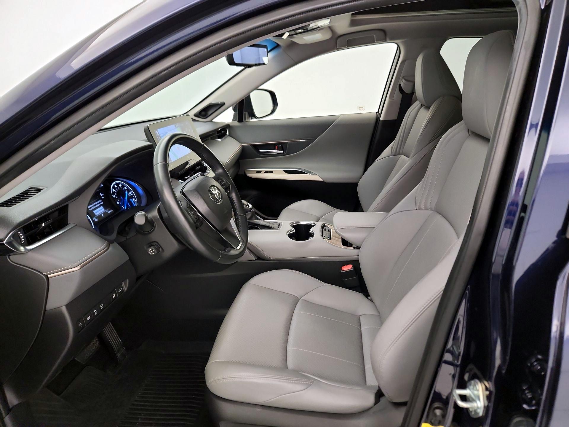 Thumbnail: 2021 Toyota Venza - 11