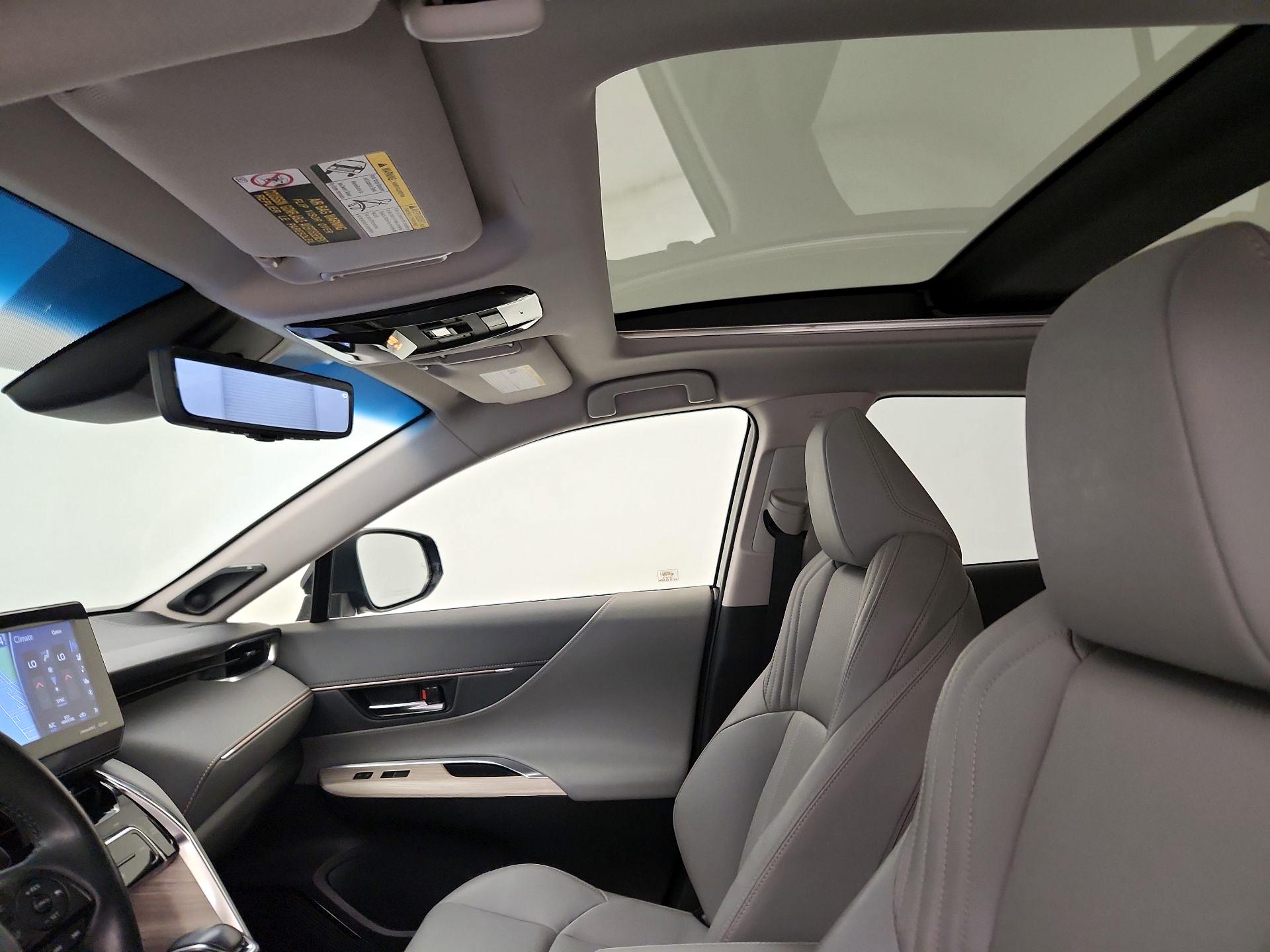 Thumbnail: 2021 Toyota Venza - 20