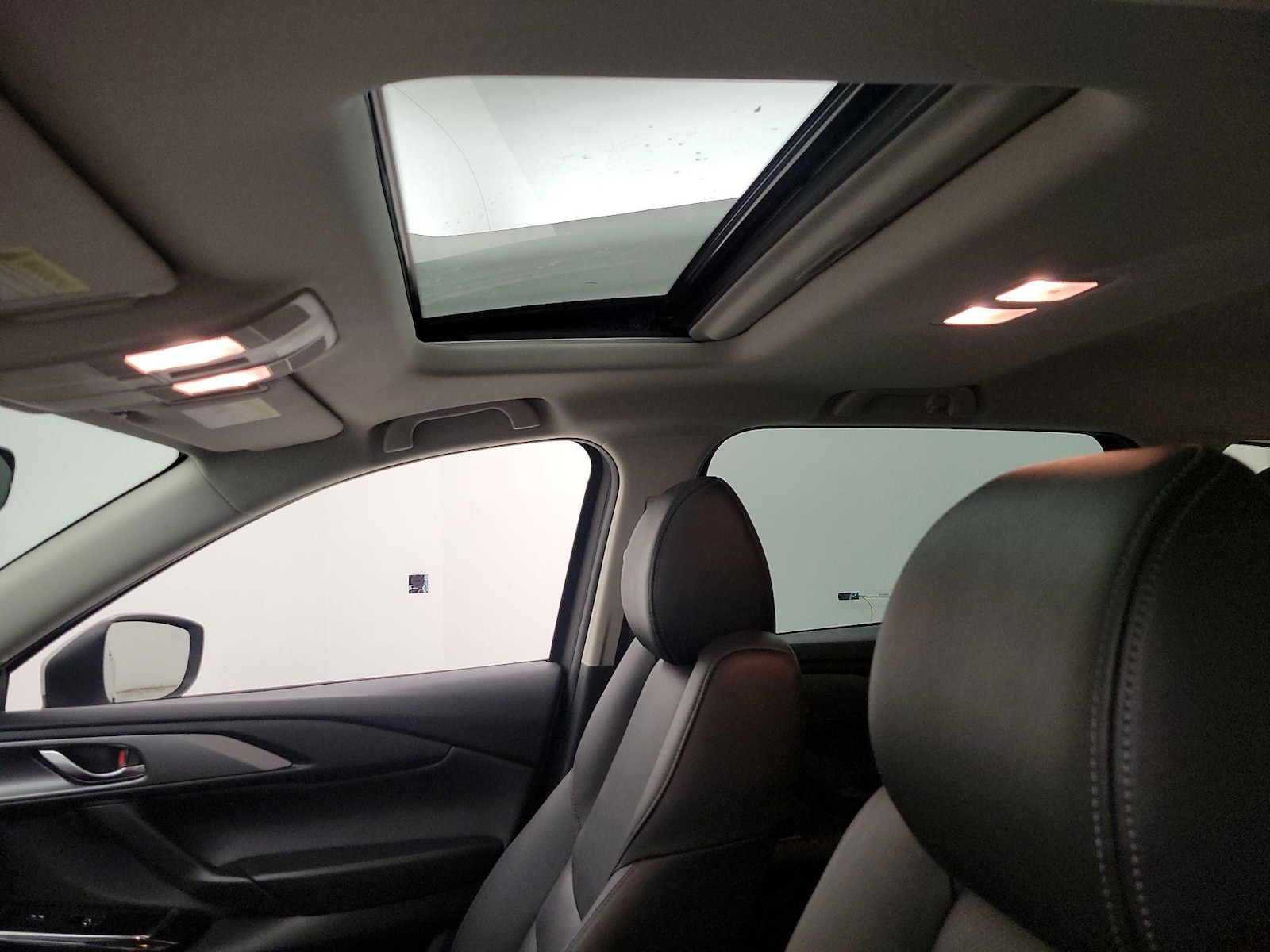 Sunroof(s) & Overhead Airbags