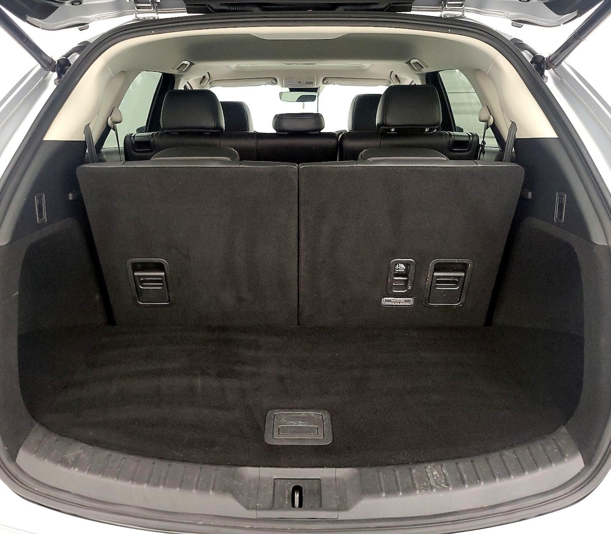 Trunk/Cargo (Seats Up)