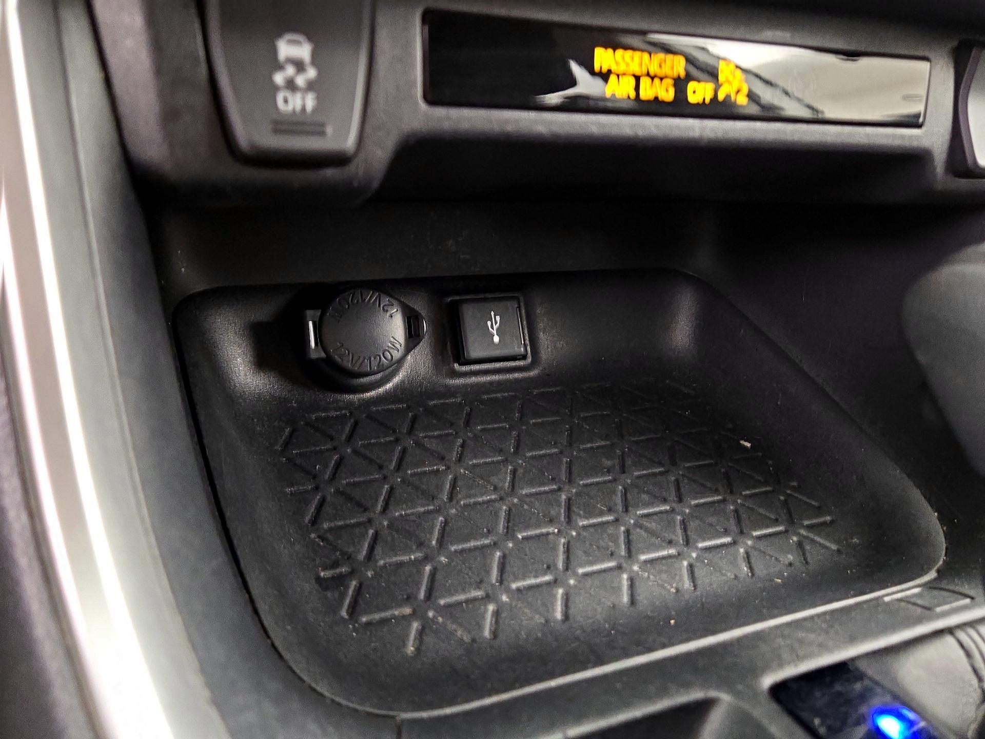 Thumbnail: 2021 Toyota RAV4 - 18