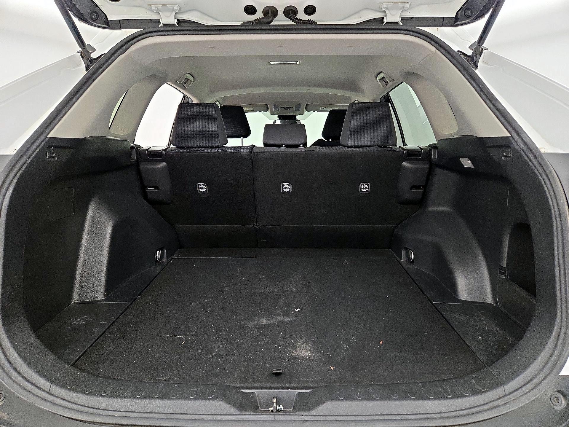 Thumbnail: 2021 Toyota RAV4 - 20