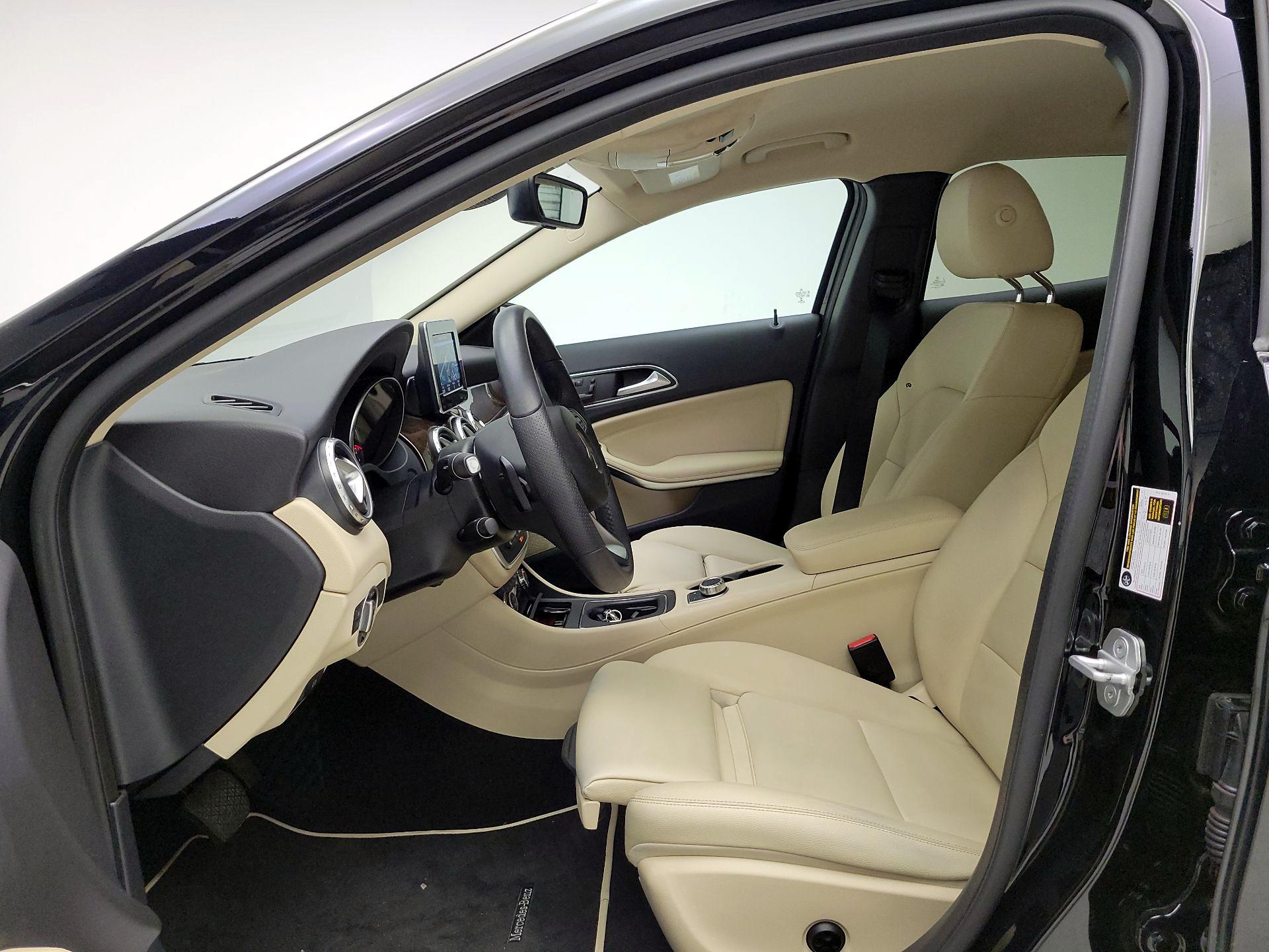 Thumbnail: 2017 Mercedes-Benz GLA - 11