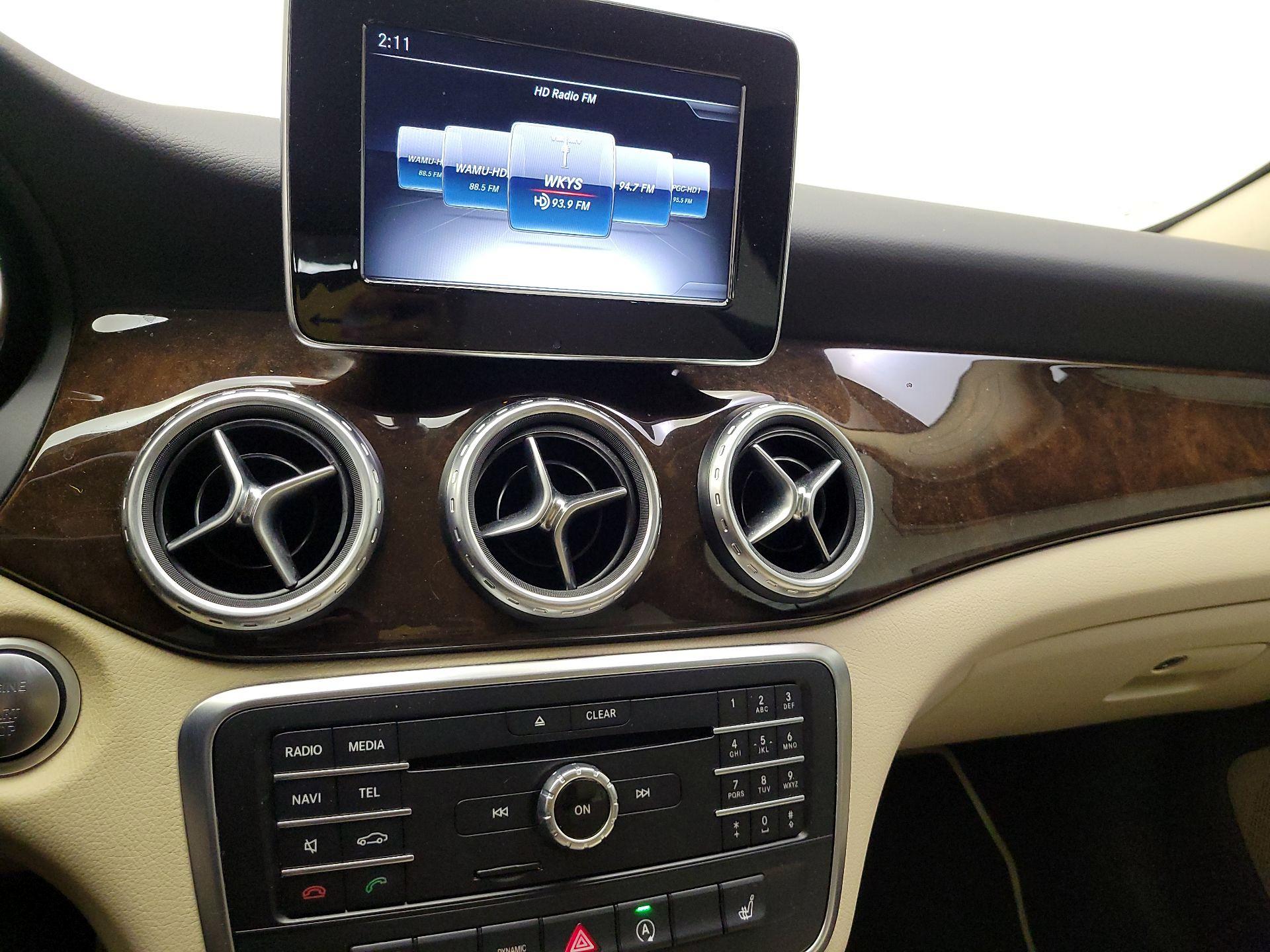 Thumbnail: 2017 Mercedes-Benz GLA - 16