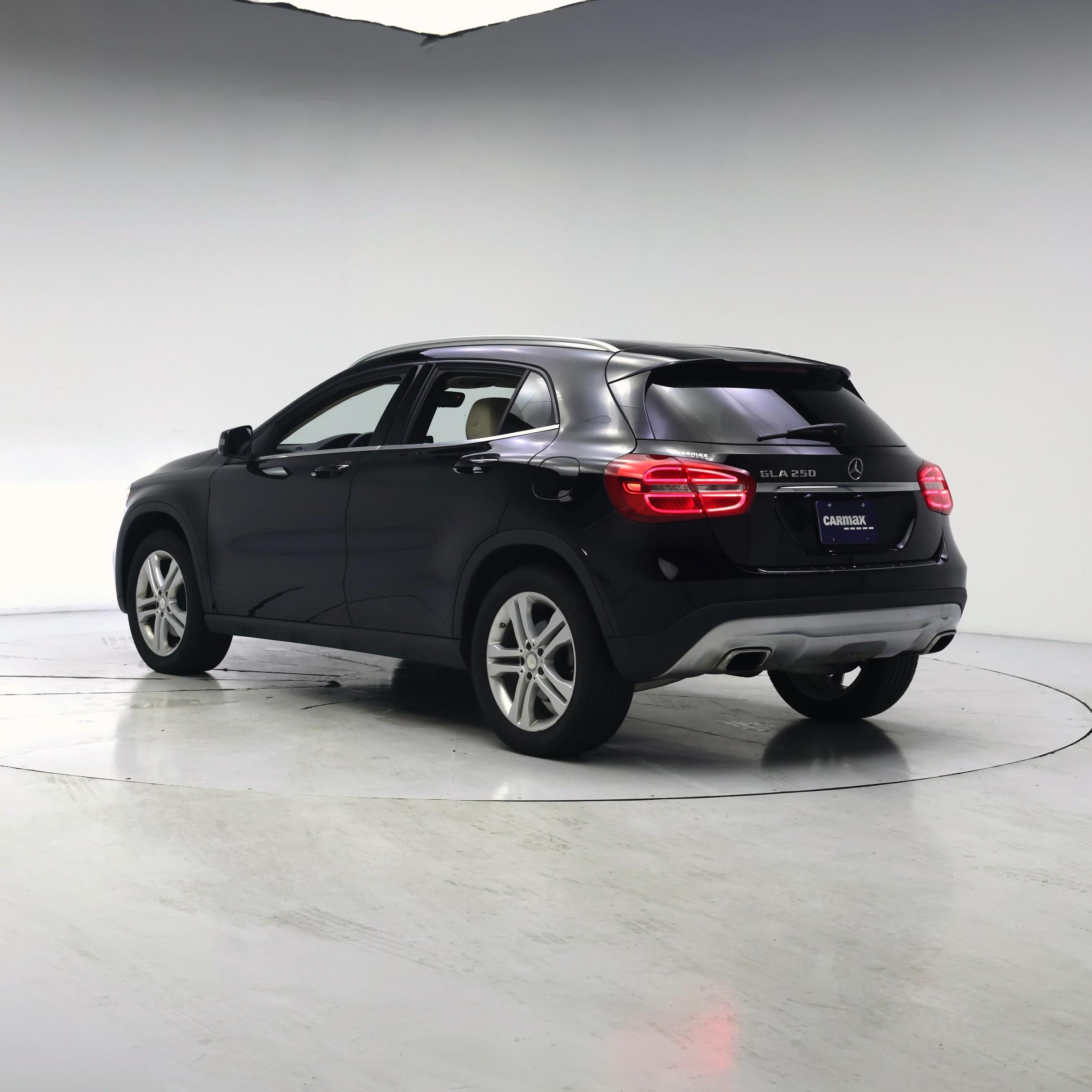Thumbnail: 2017 Mercedes-Benz GLA - 2